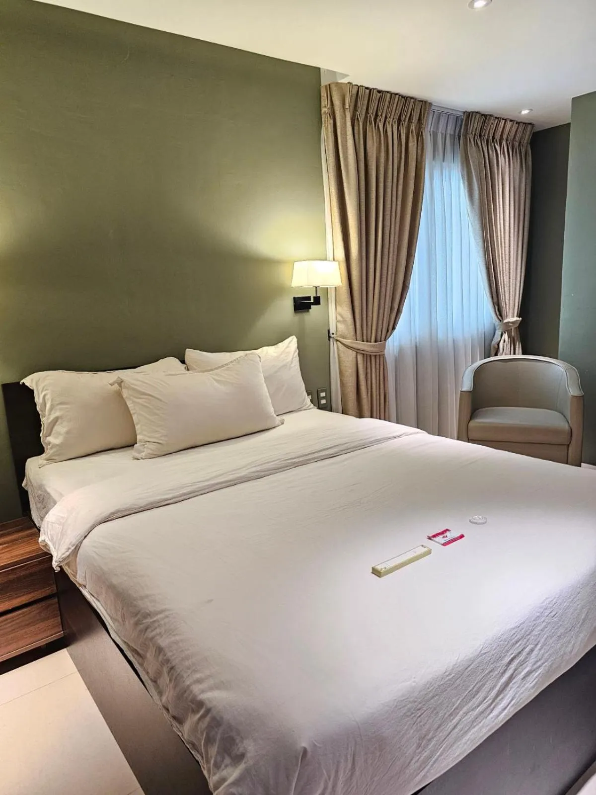 Photo of the whole room, Bed in Valentino's Hotel