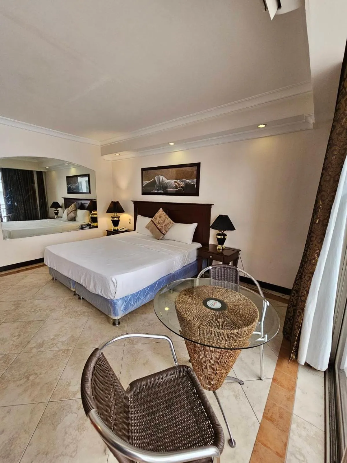 Photo of the whole room, Bed in Valentino's Hotel