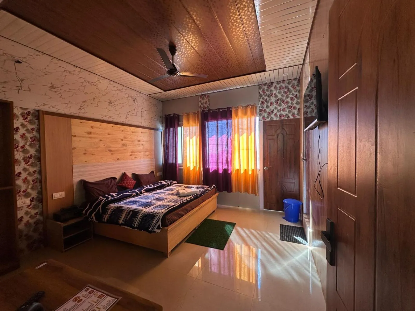 Kanatal's Valley View INN