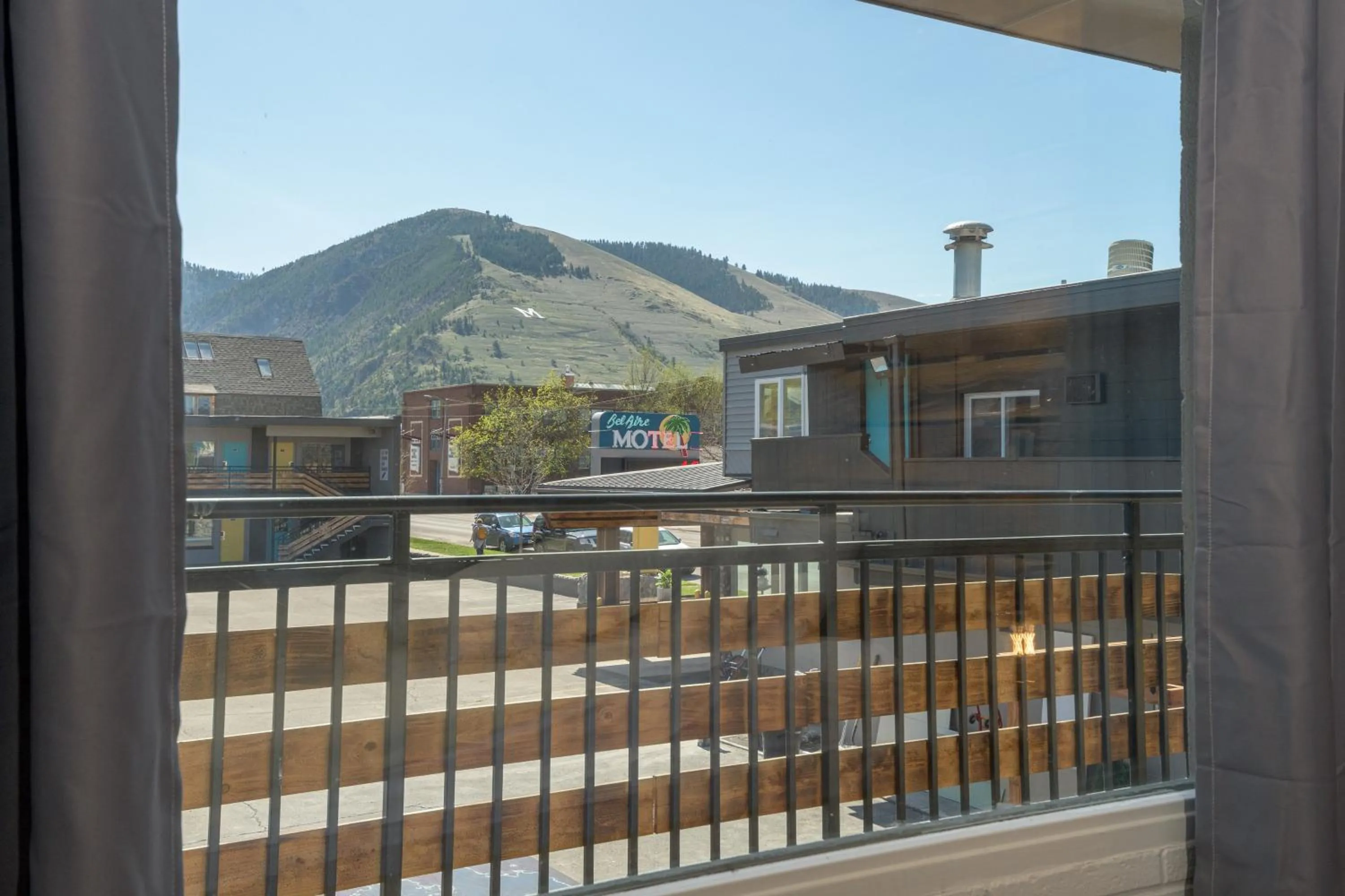 Mountain view in Bel Aire Motel