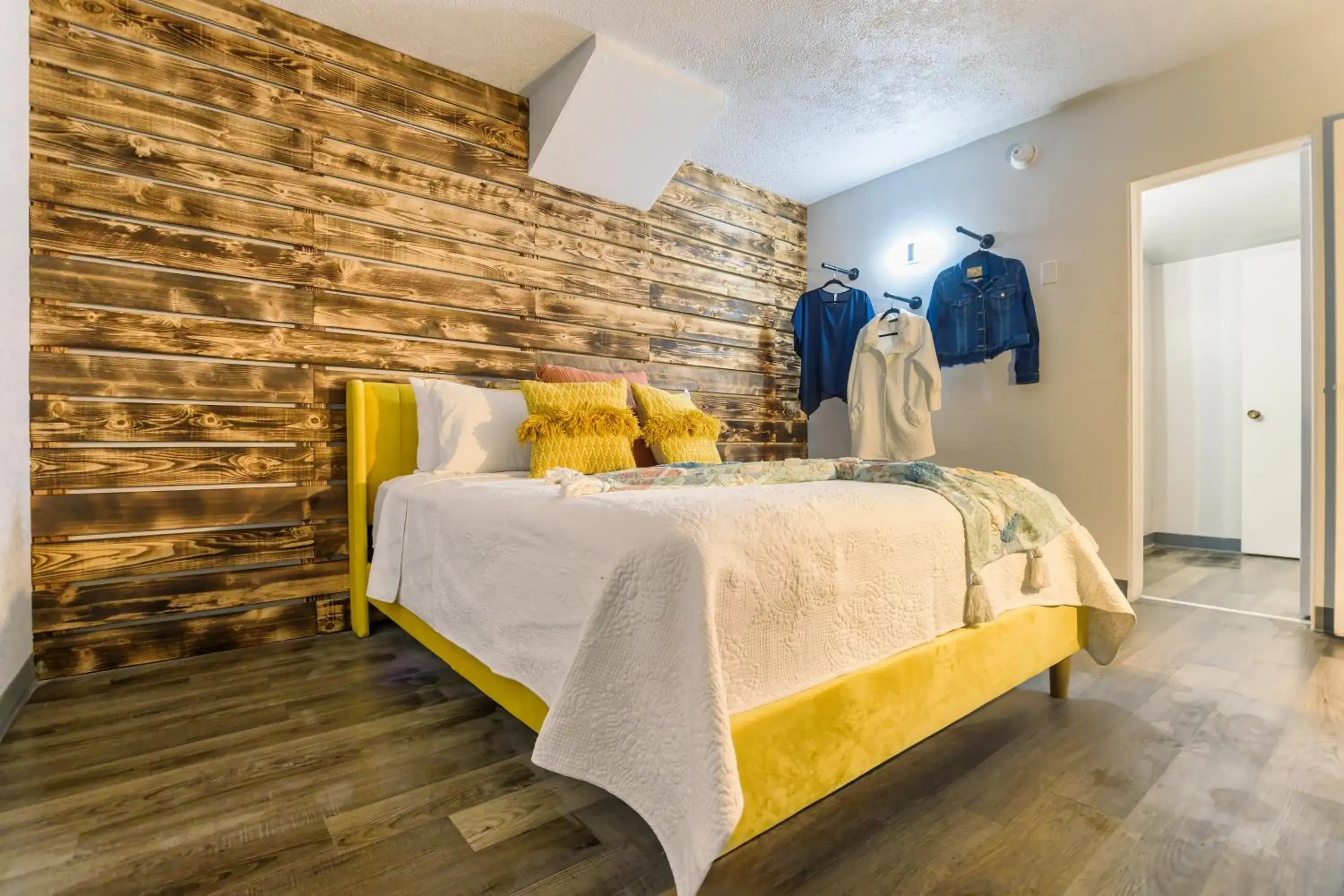 Queen Room in Bel Aire Motel Queen Room in Bel Aire Motel