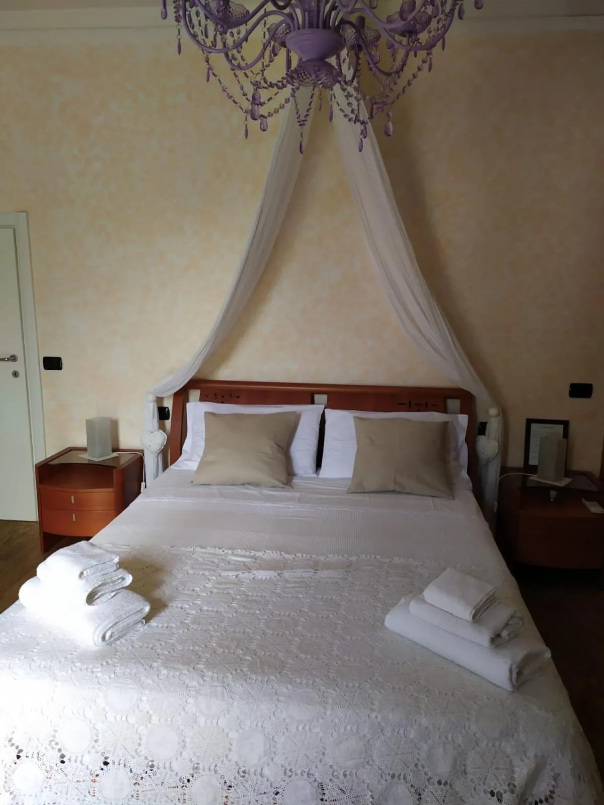 Bed in Bed & Breakfast Lujocanda