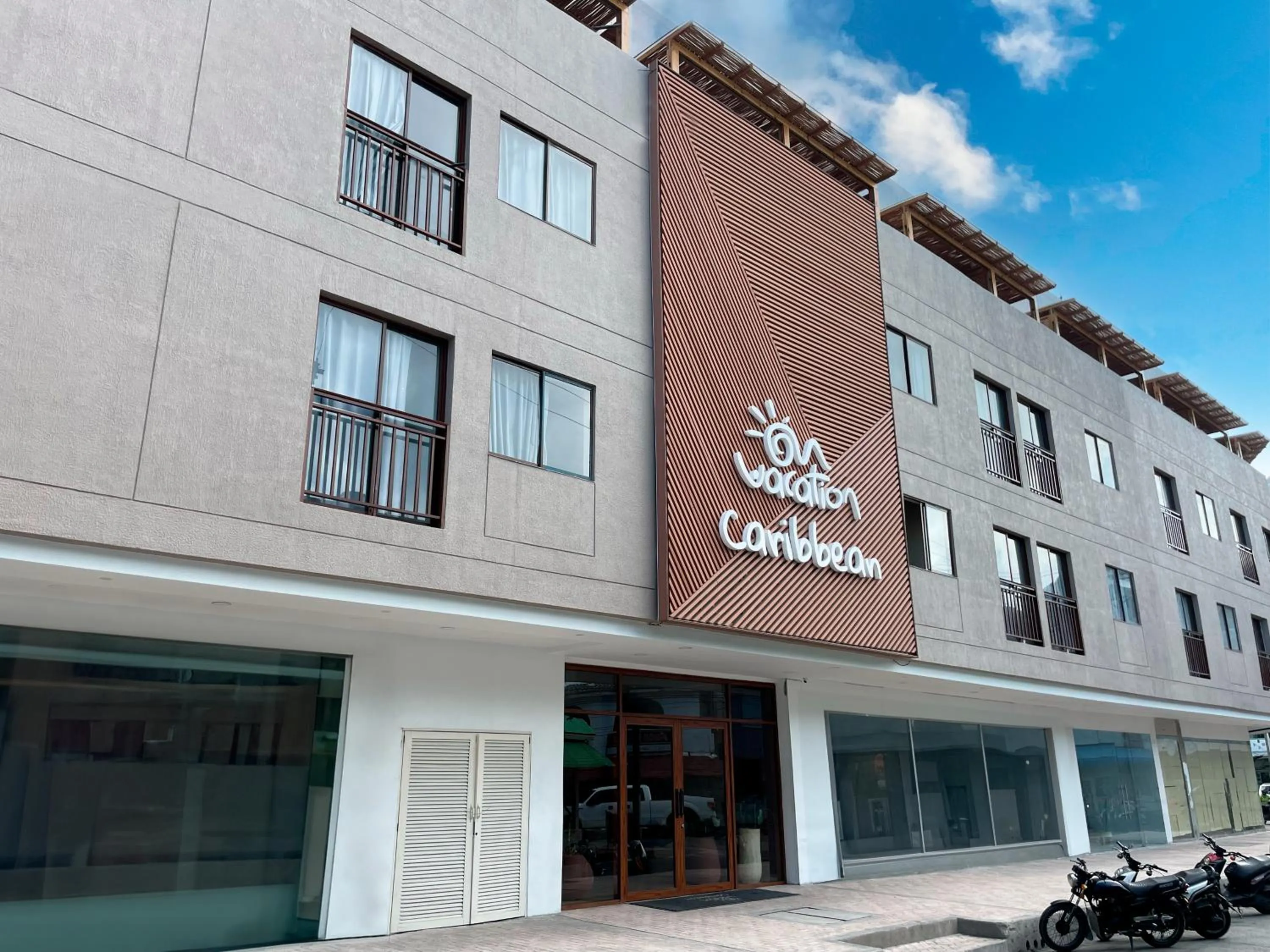 Facade/entrance in Hotel Caribbean by On vacation