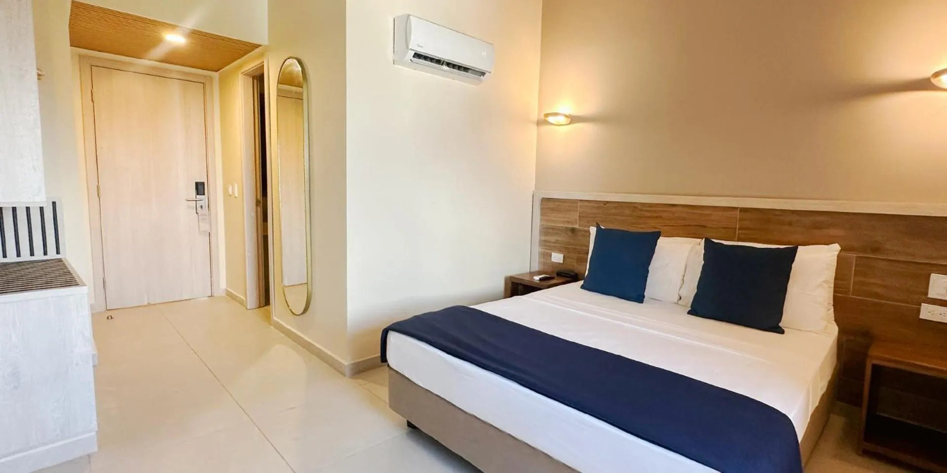 Photo of the whole room, Bed in Hotel Caribbean by On vacation