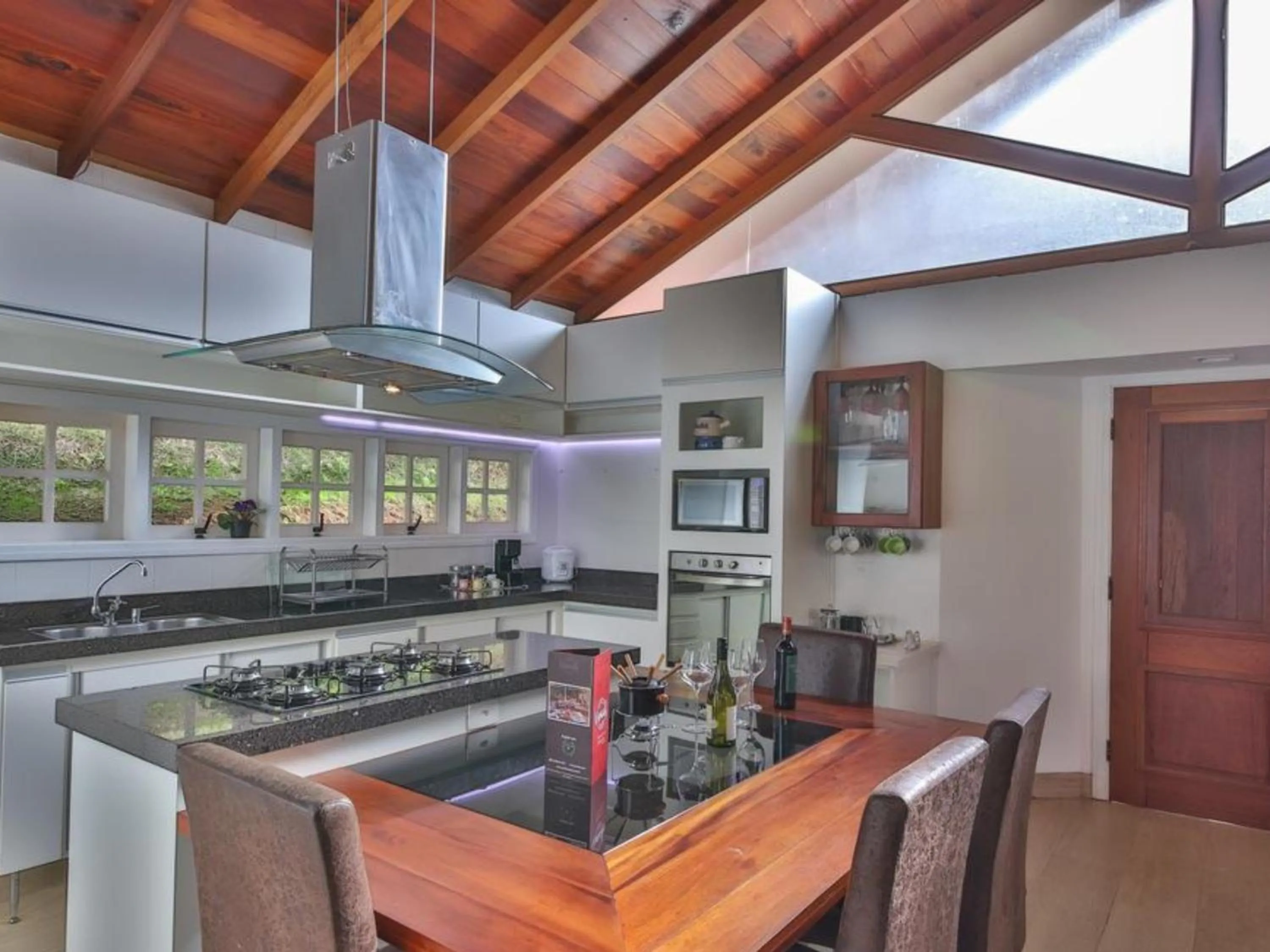 Kitchen or kitchenette in La Vita Pousada de Charme