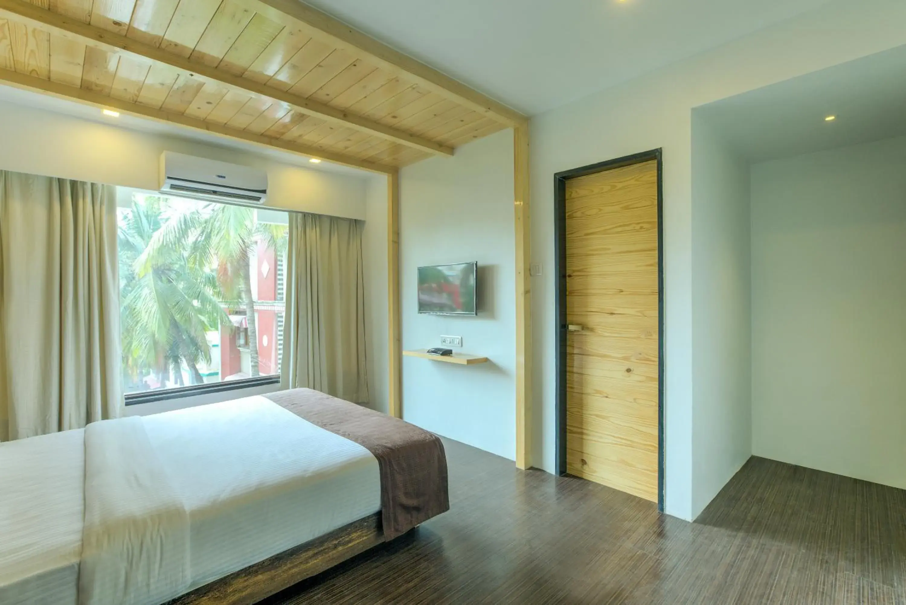 Deluxe Double Room - single occupancy in Crown Inn Deluxe Double Room - single occupancy in Crown Inn