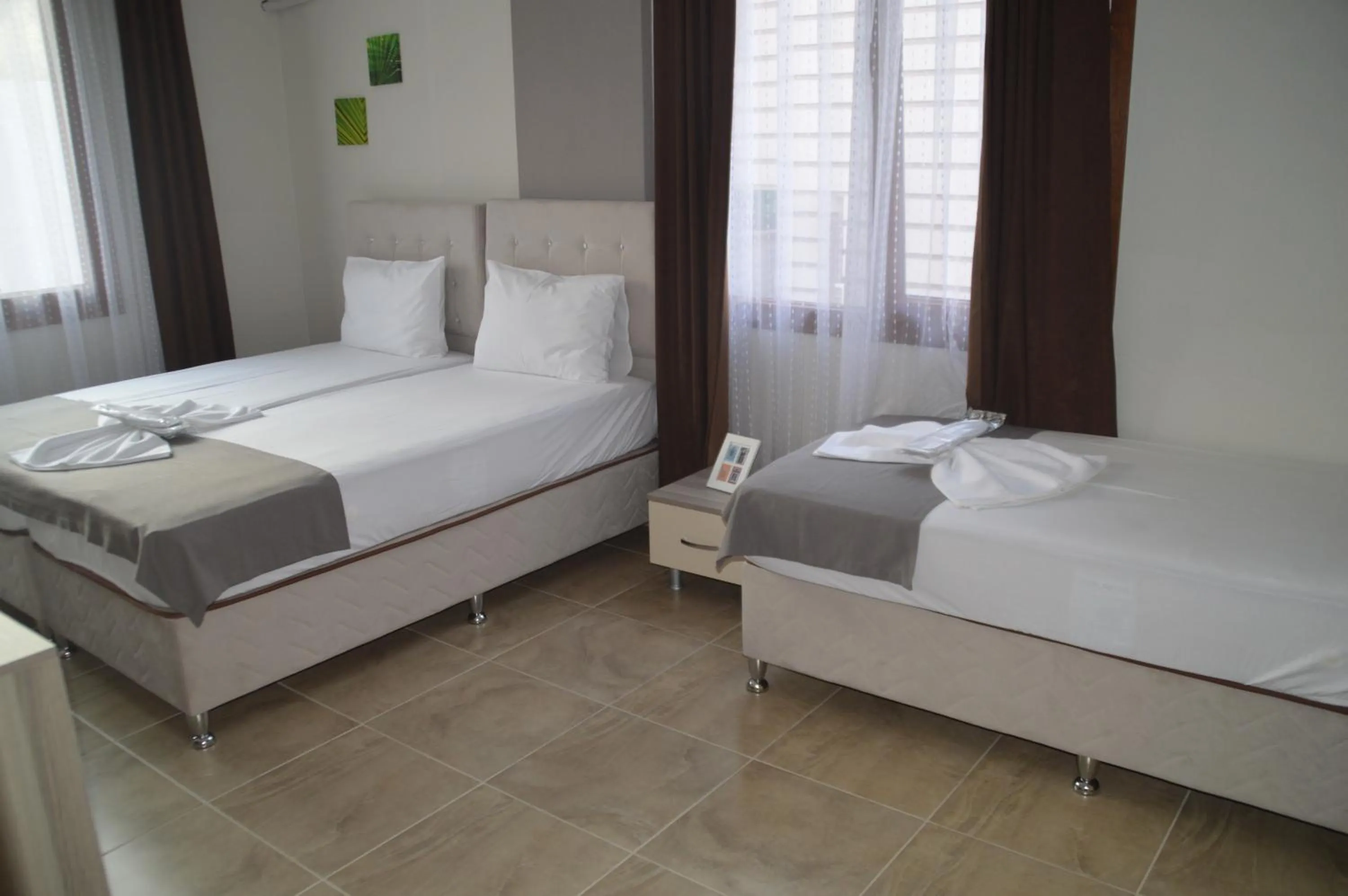 Photo of the whole room, Bed in Hotel Hugo