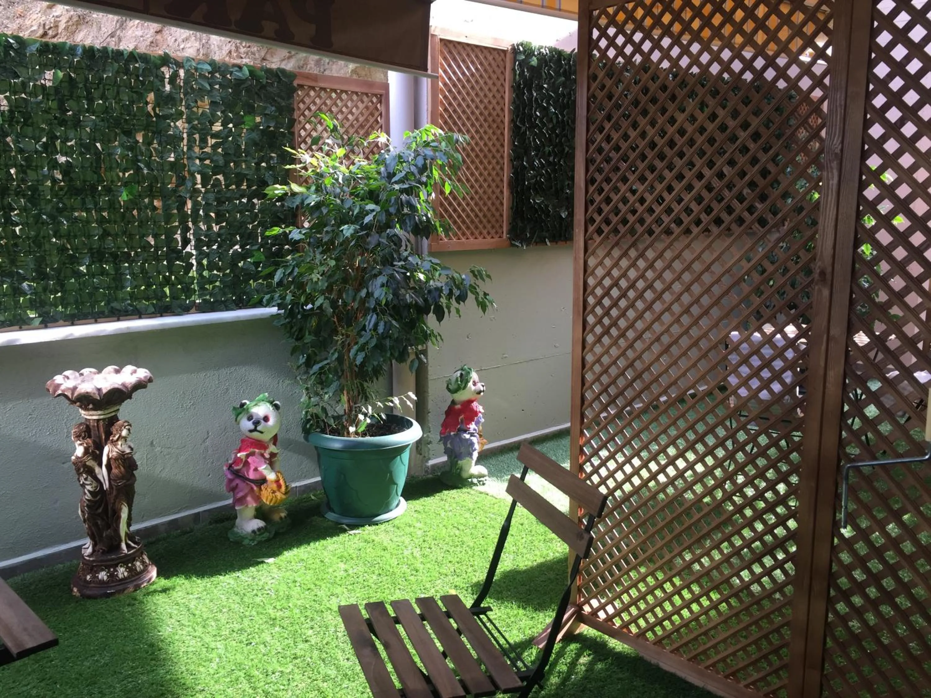 Garden view in Hotel Hugo