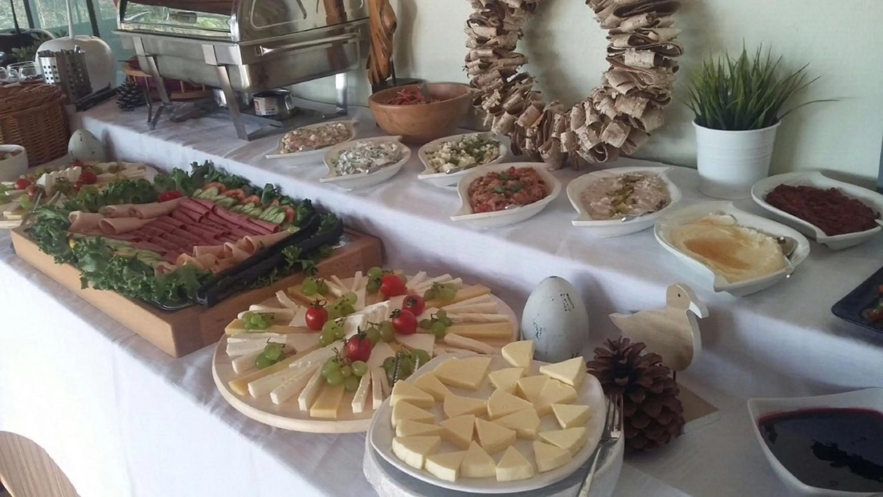 Buffet breakfast in Hotel Hugo