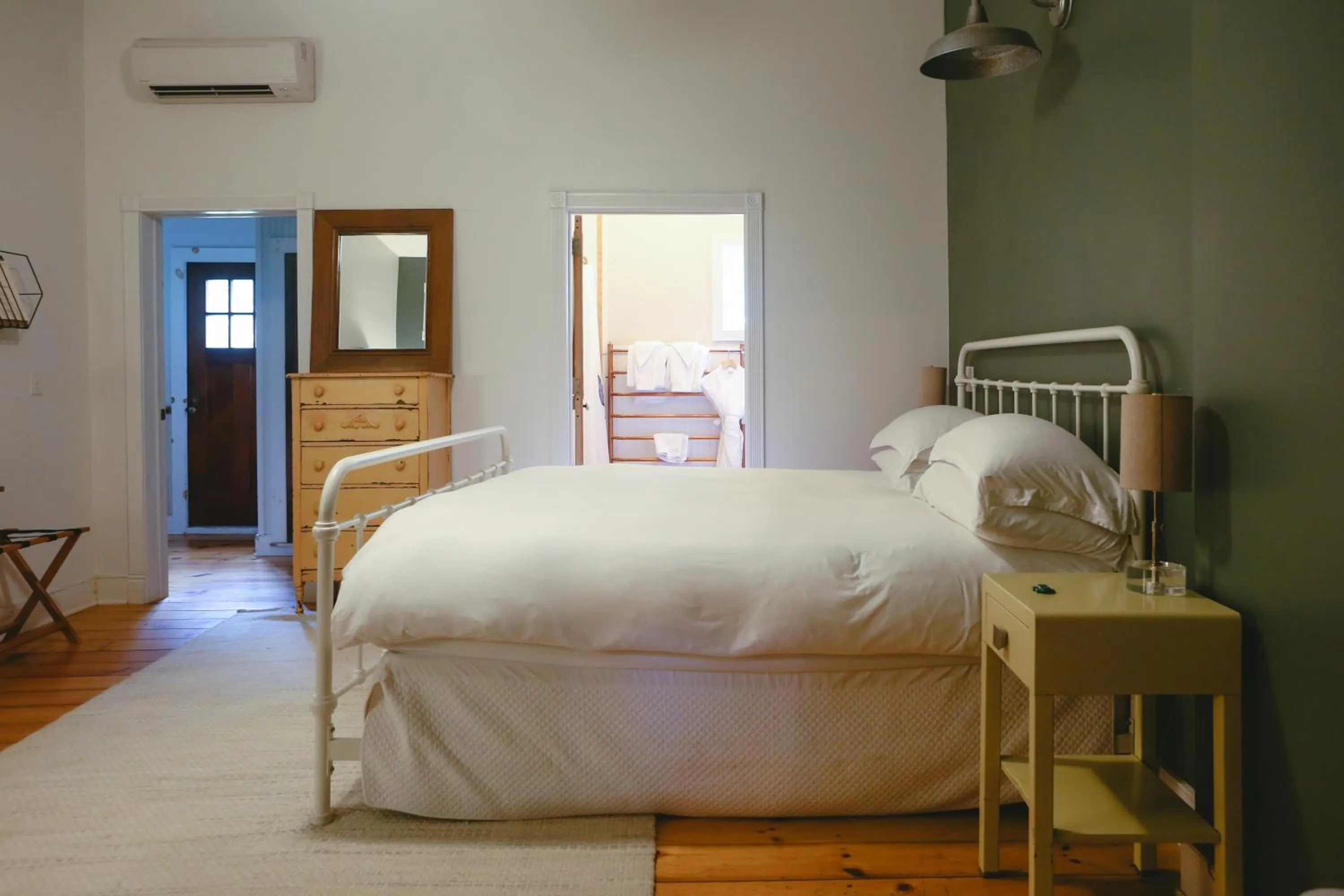 Bed in The North Branch Inn