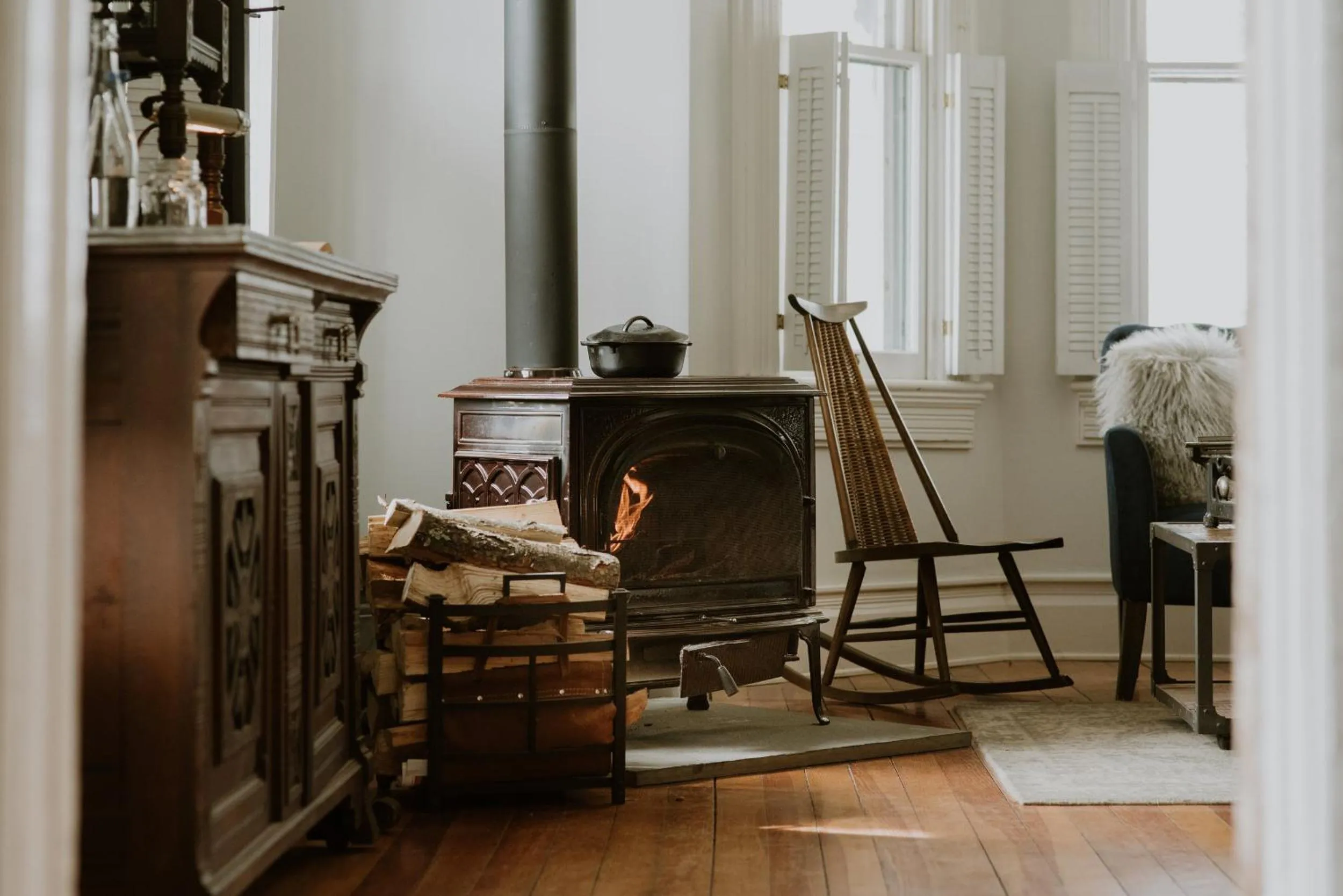 Communal lounge/ TV room in The North Branch Inn