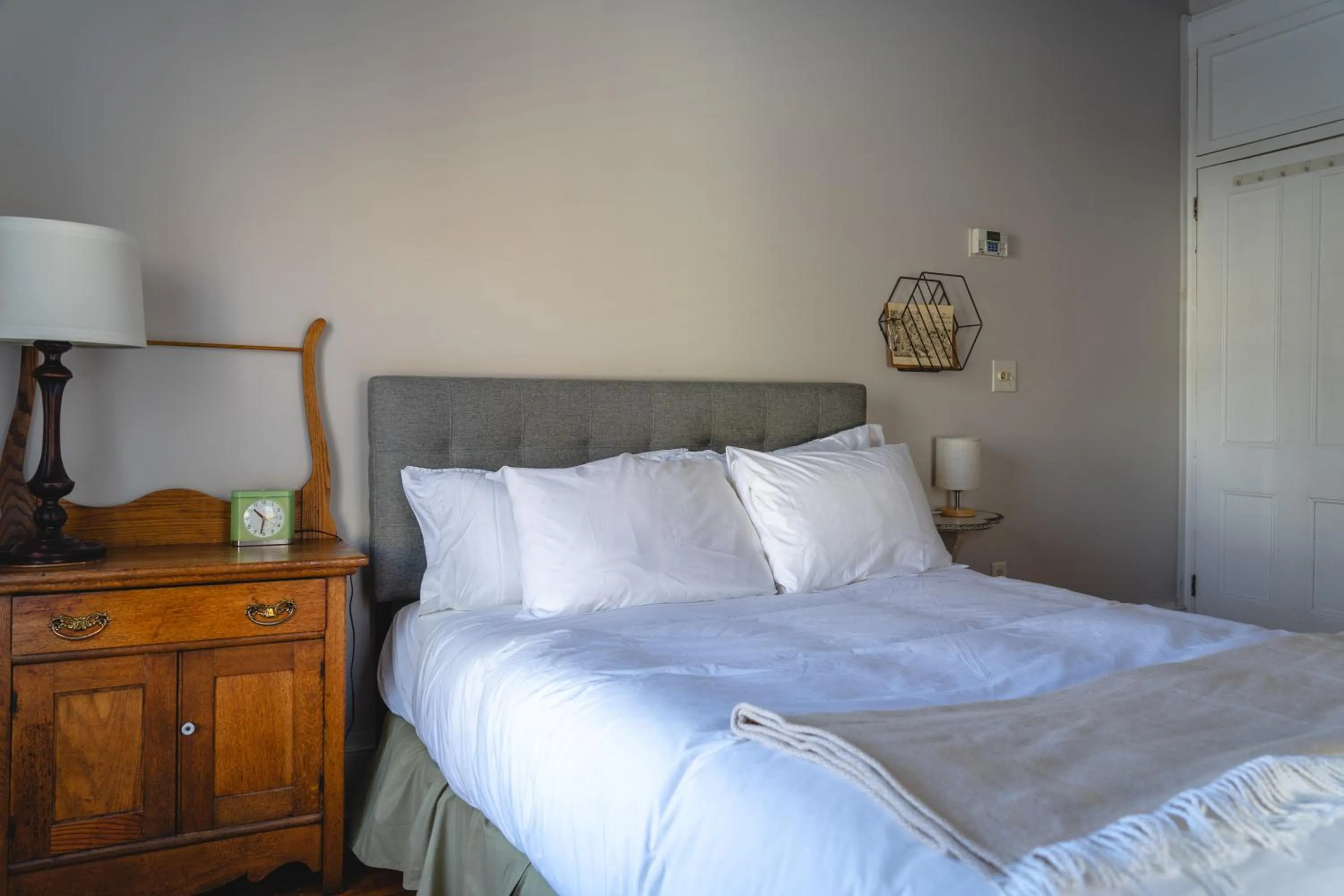 Bed in The North Branch Inn