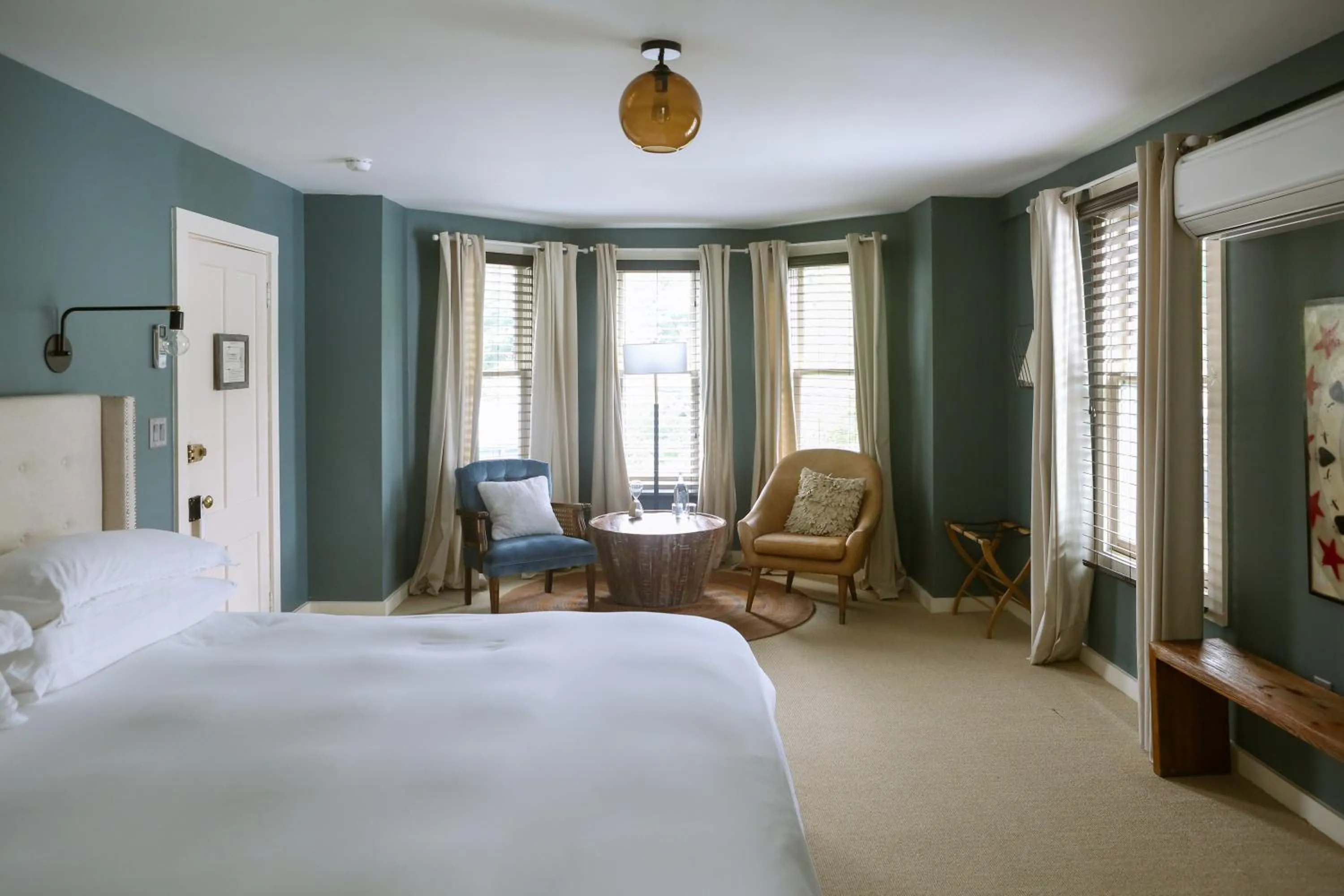 Bed in The North Branch Inn