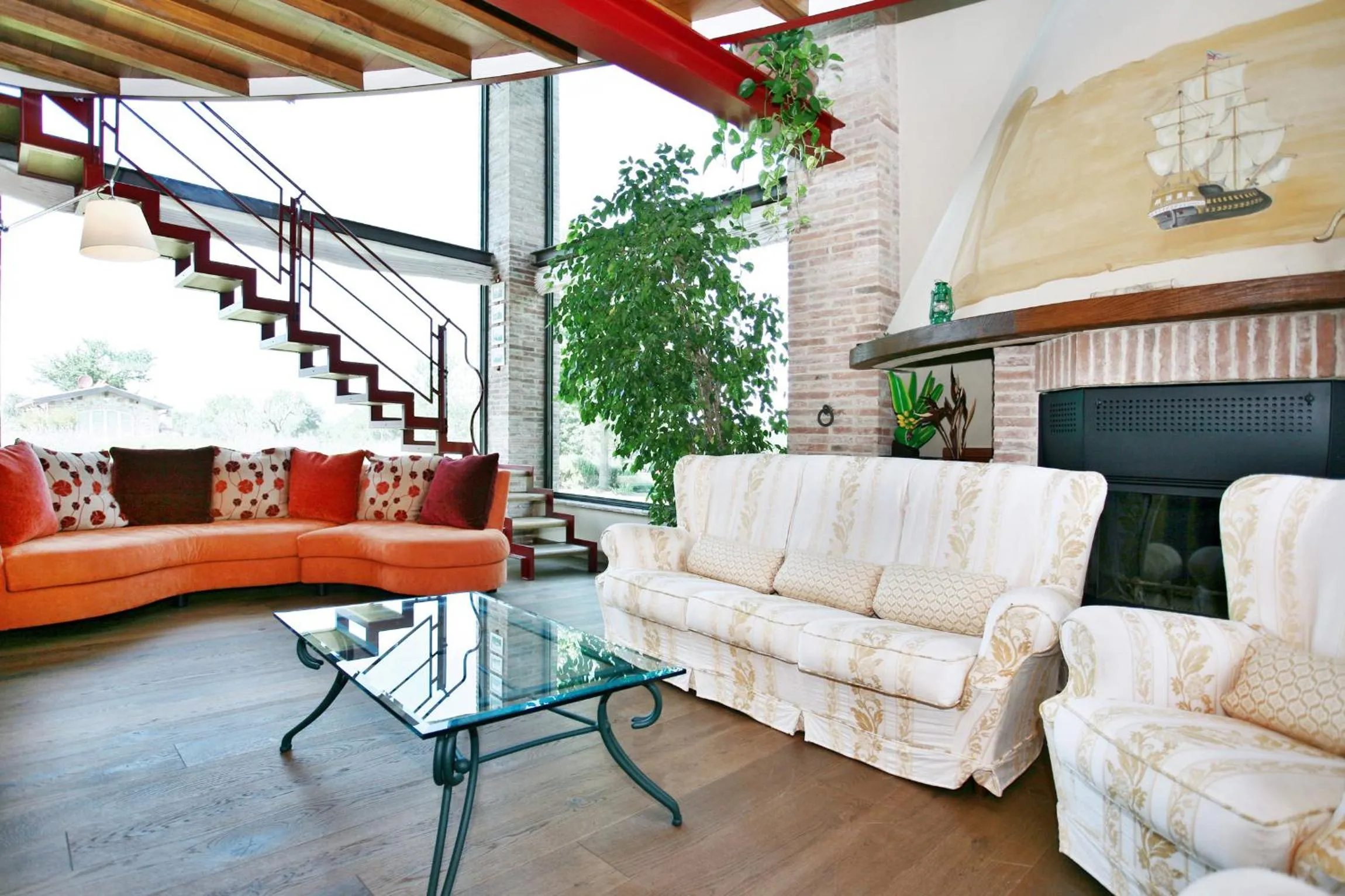 Communal lounge/ TV room in Villa Gourmet