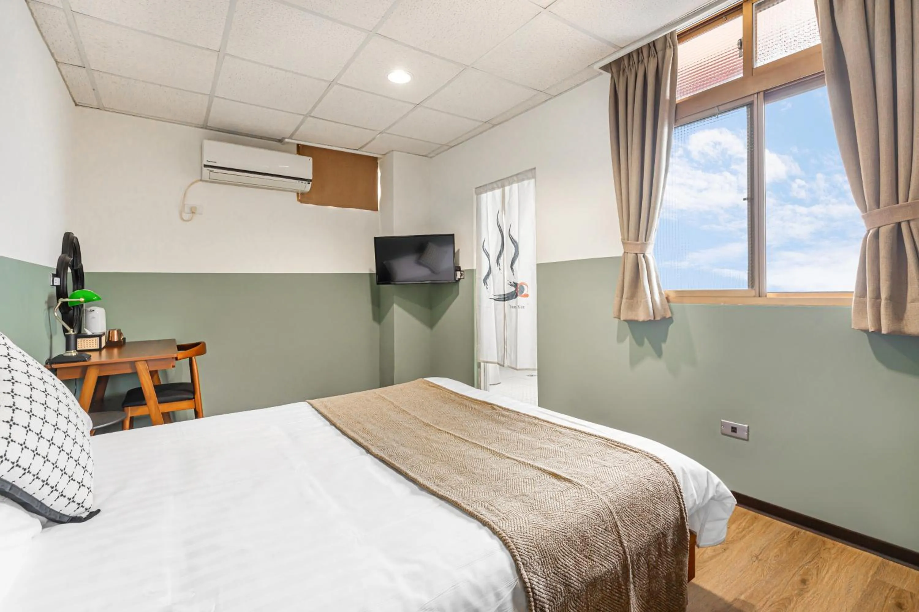 Bed in Jiufen Nostalgic Inn