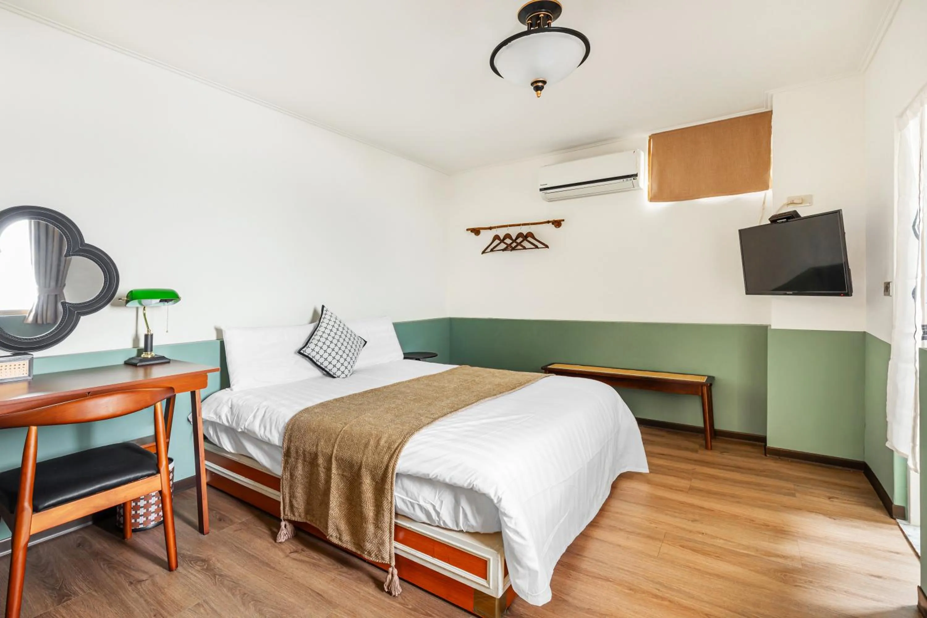 Bed in Jiufen Nostalgic Inn