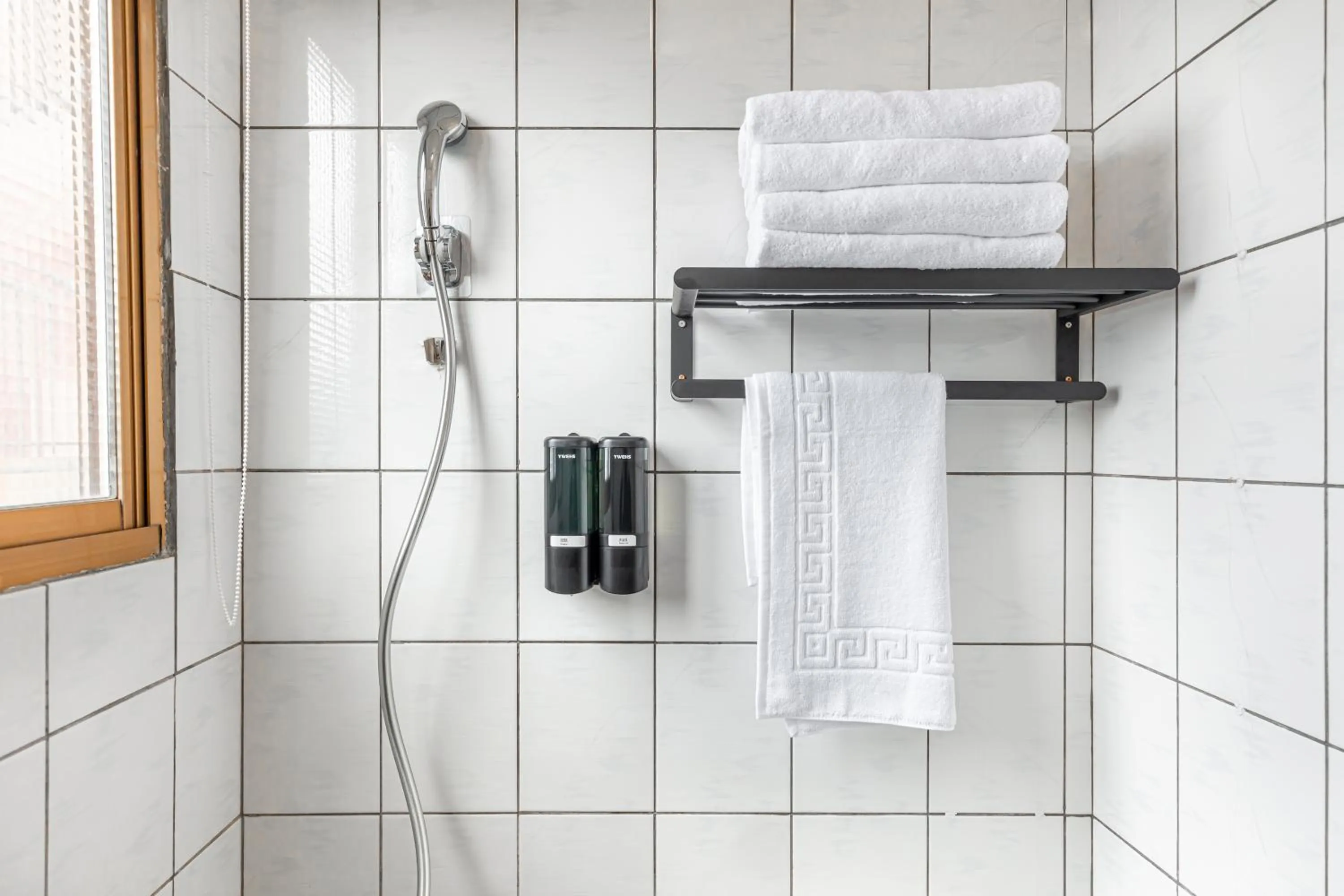 Shower in Jiufen Nostalgic Inn