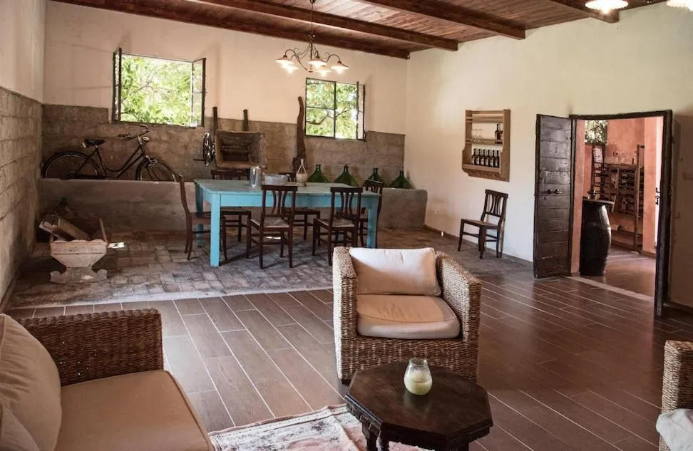Communal lounge/ TV room in B&B Colle Cucchiara