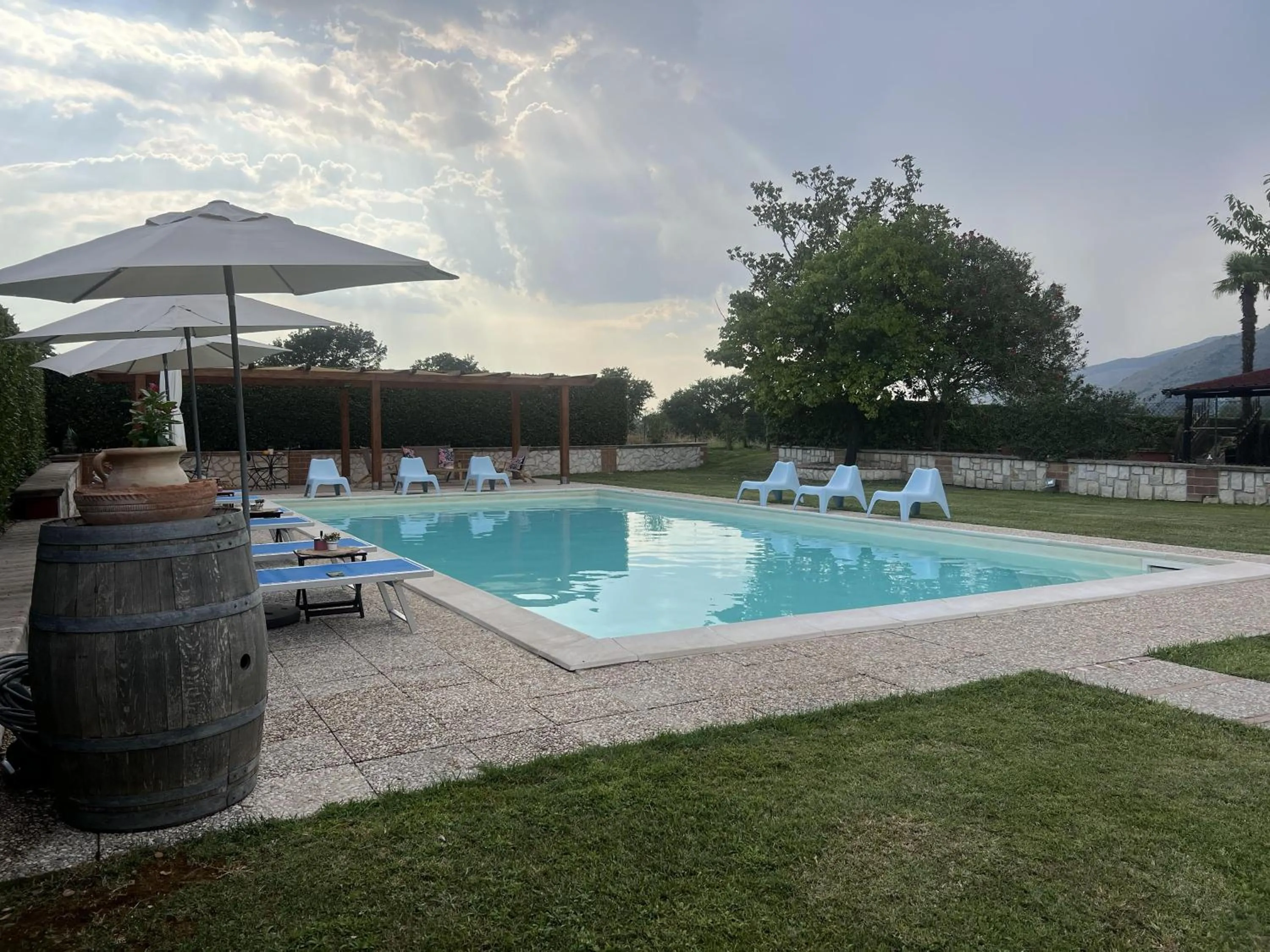 Swimming pool in B&B Colle Cucchiara