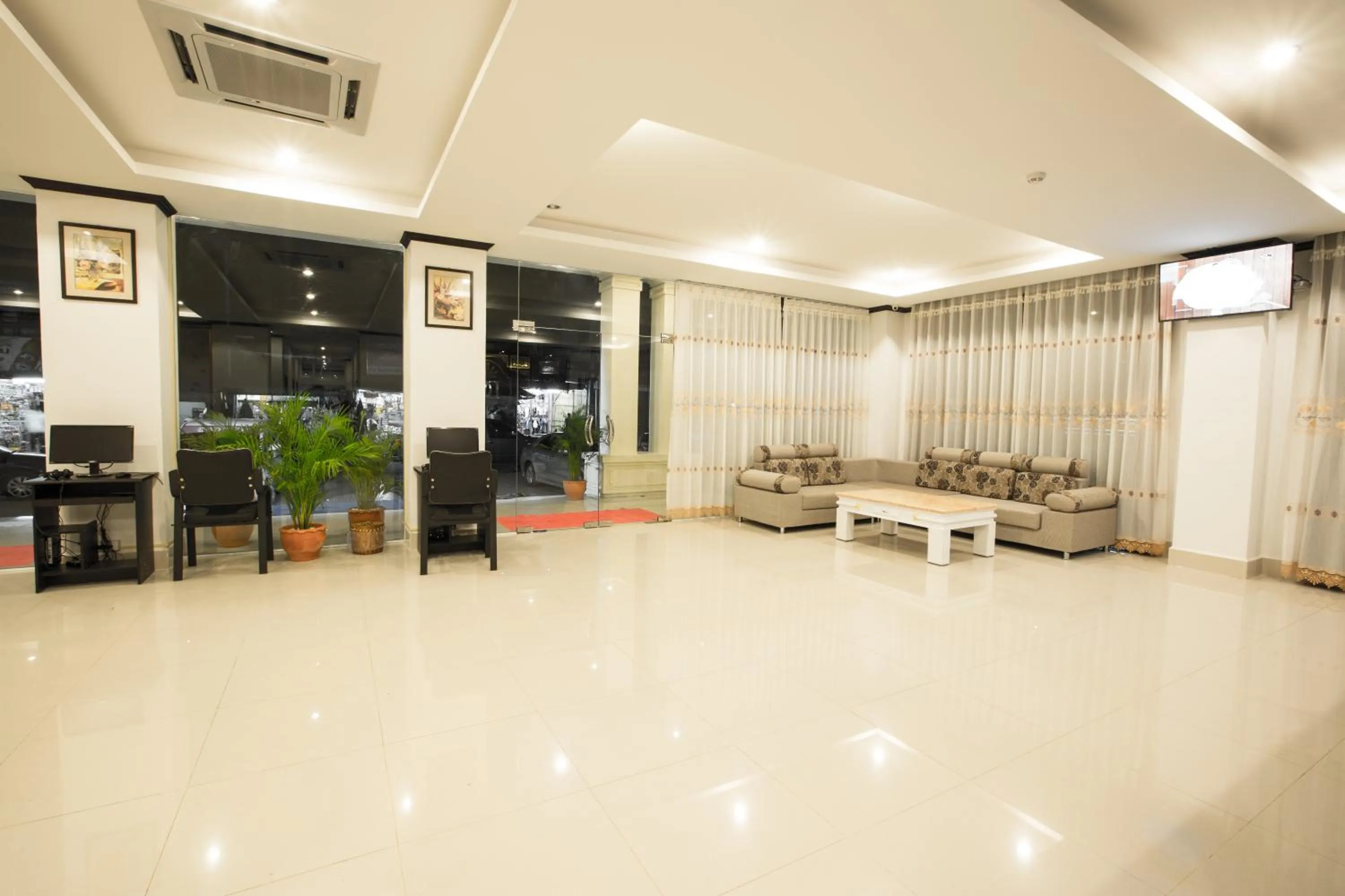 Lobby or reception in Douangchan Plaza Hotel