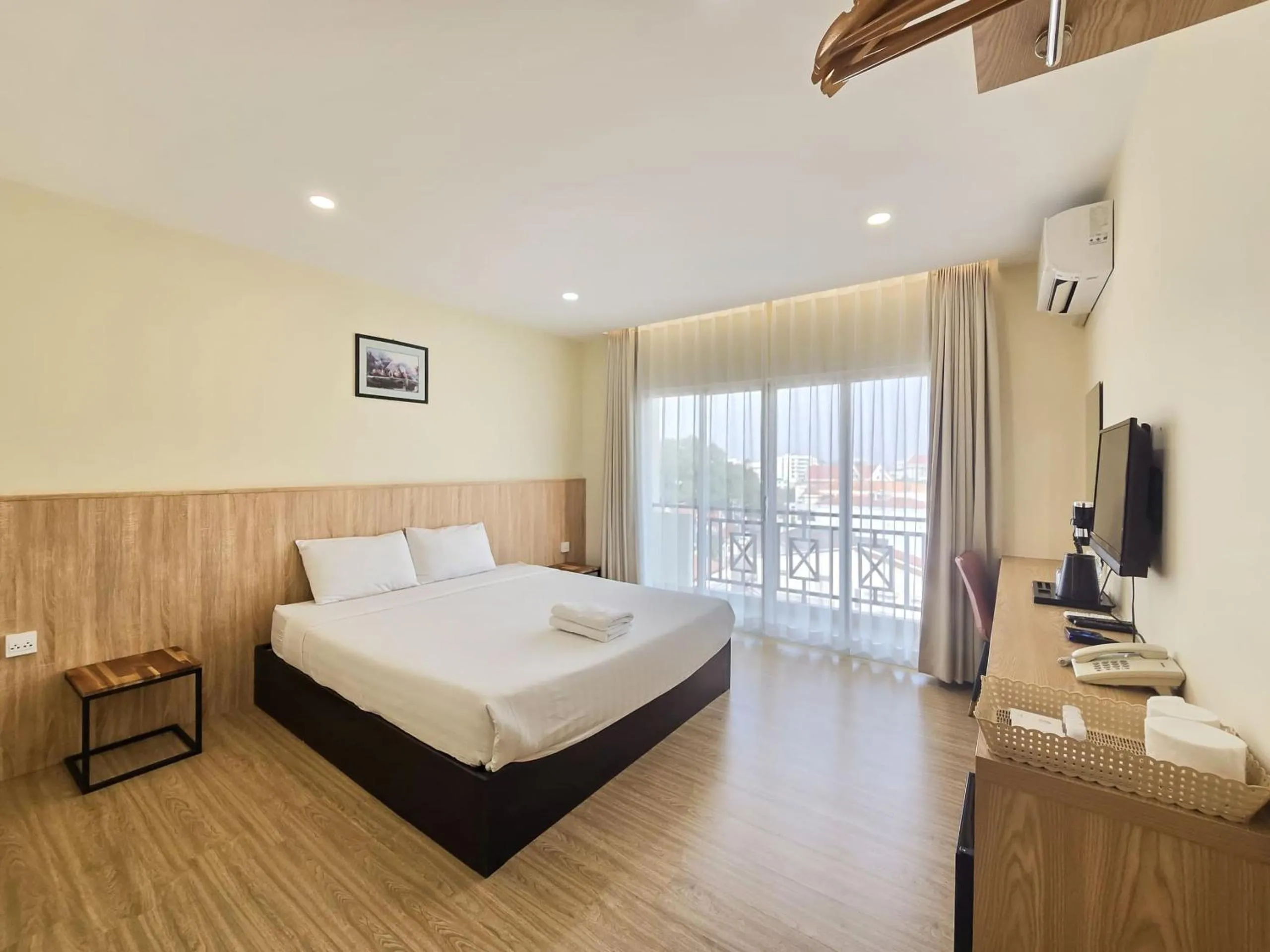 Bedroom, Bed in Douangchan Plaza Hotel