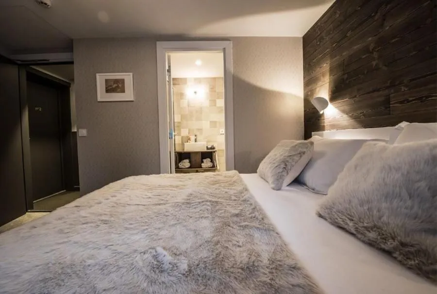 Bedroom in Chalet hôtel le Whymper