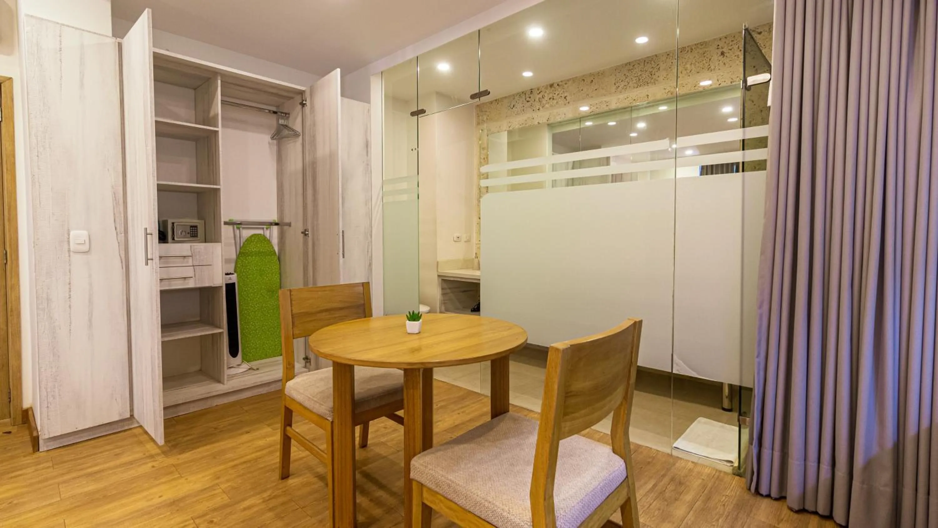 Dining area in Cartagena Suites de Manga