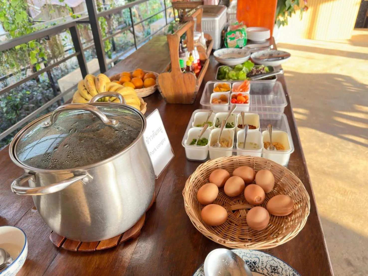 Food and drinks in Oasis Phamee