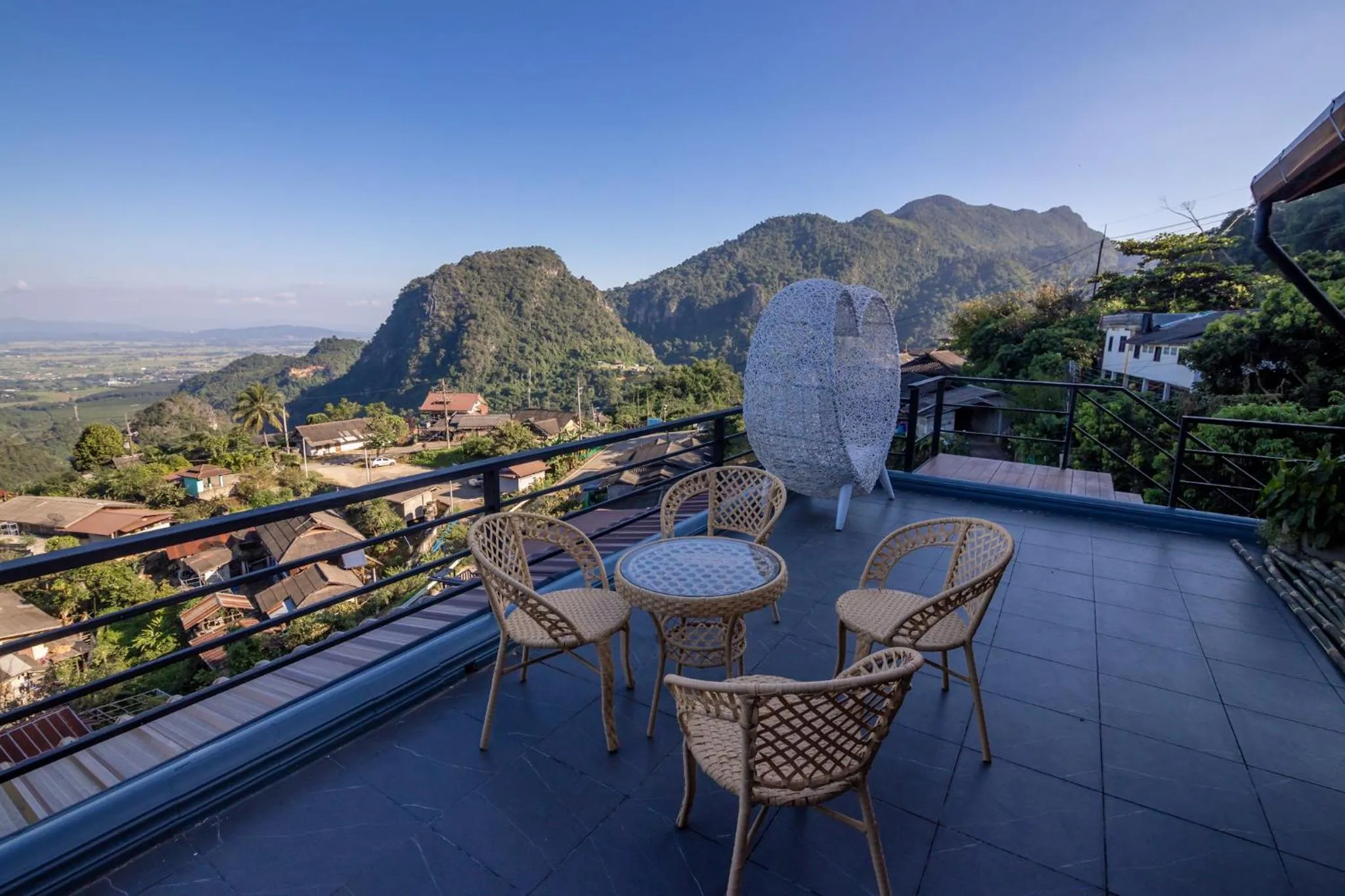 Patio in Oasis Phamee