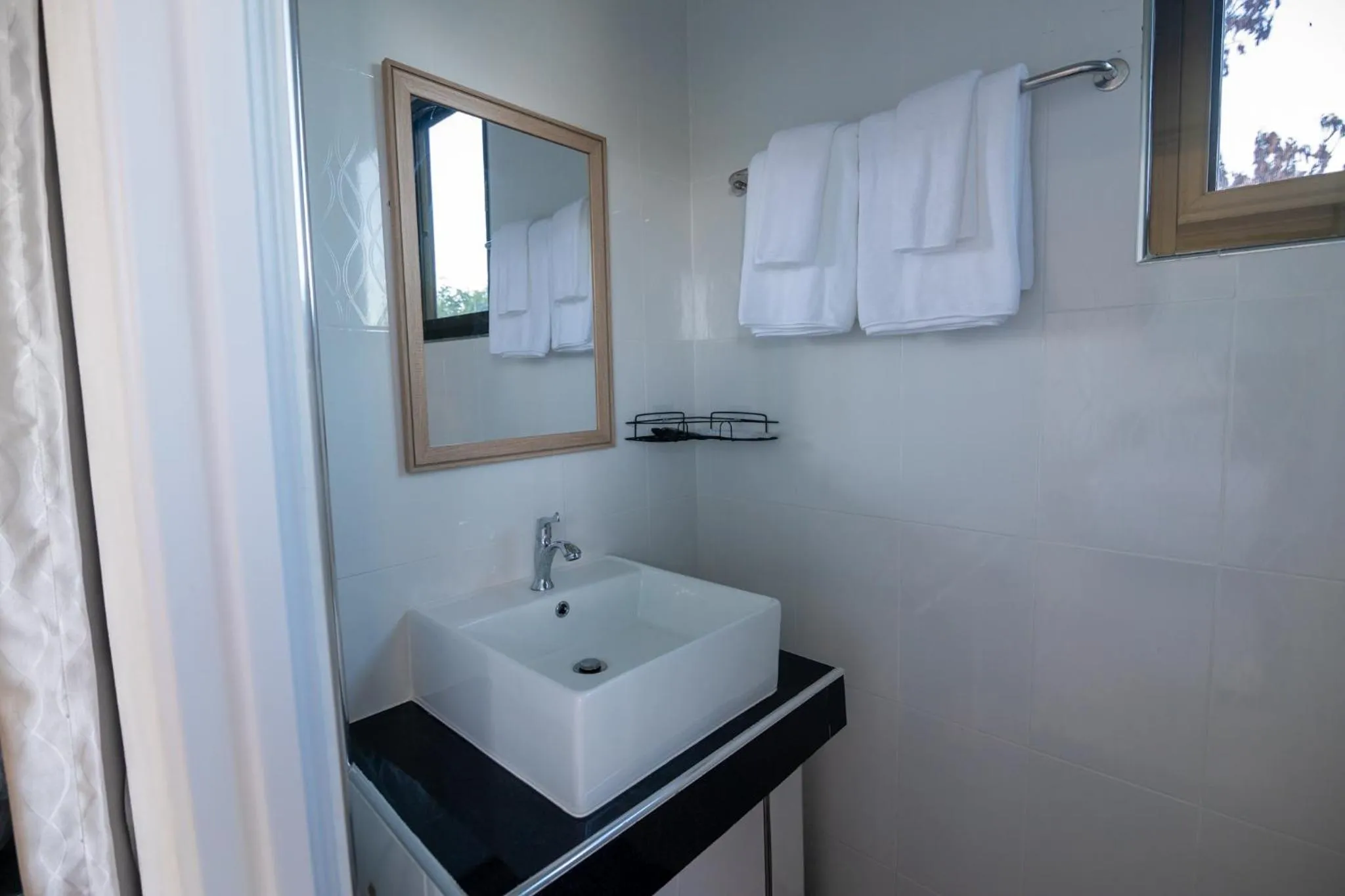 Shower in Oasis Phamee