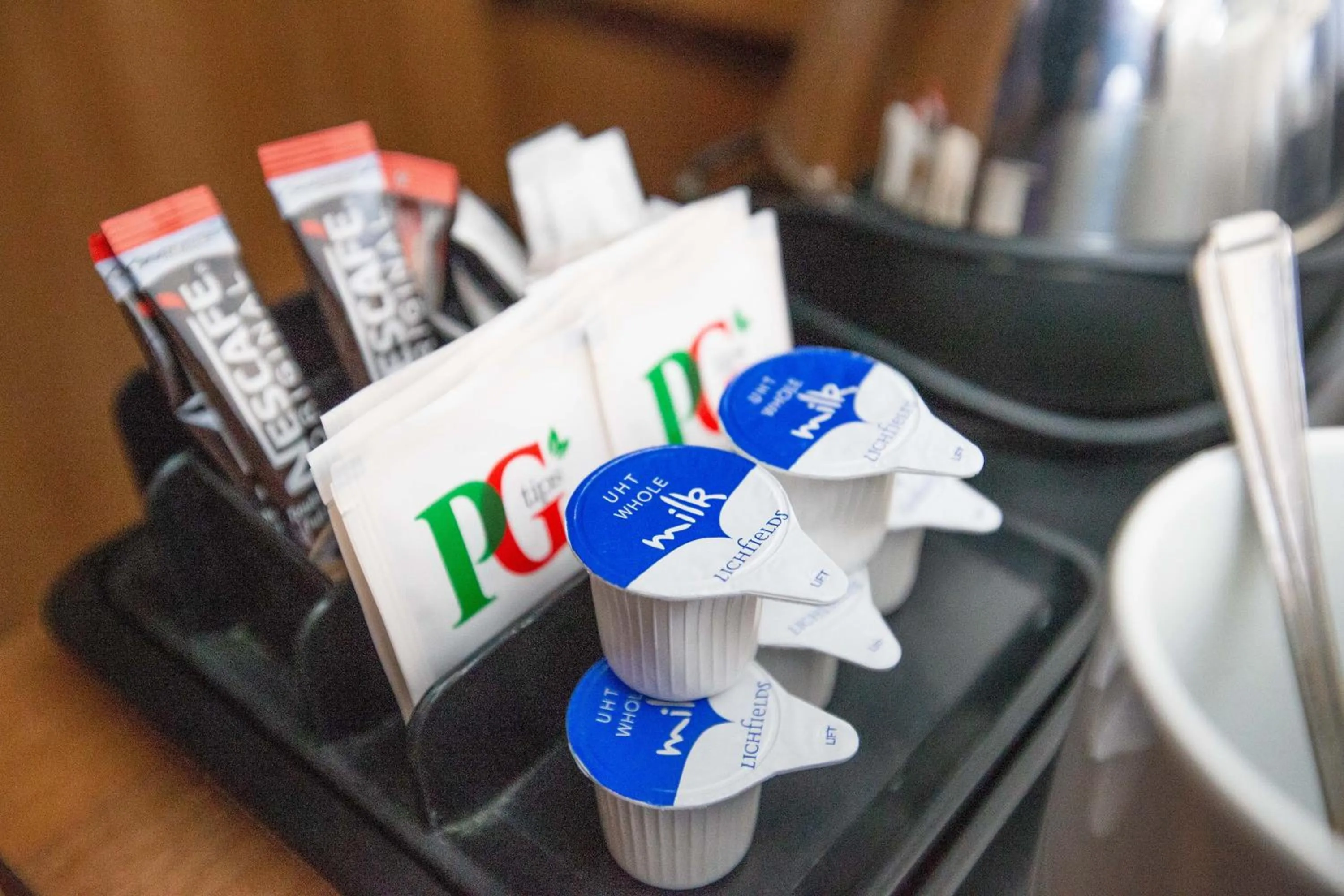 Coffee/tea facilities in Corner House Hotel Gatwick with bookable Holiday parking