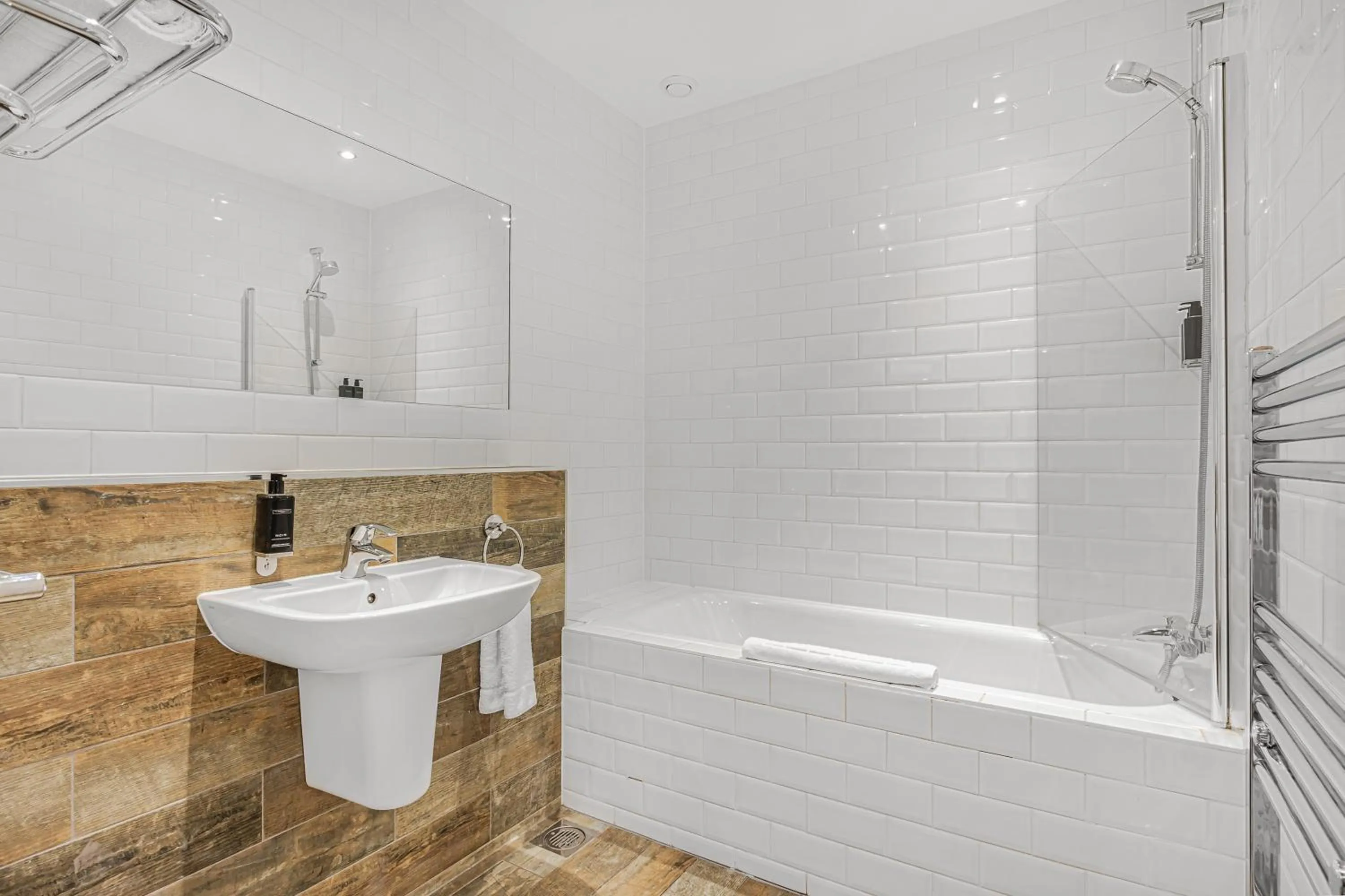 Bath in The Ainscow Hotel