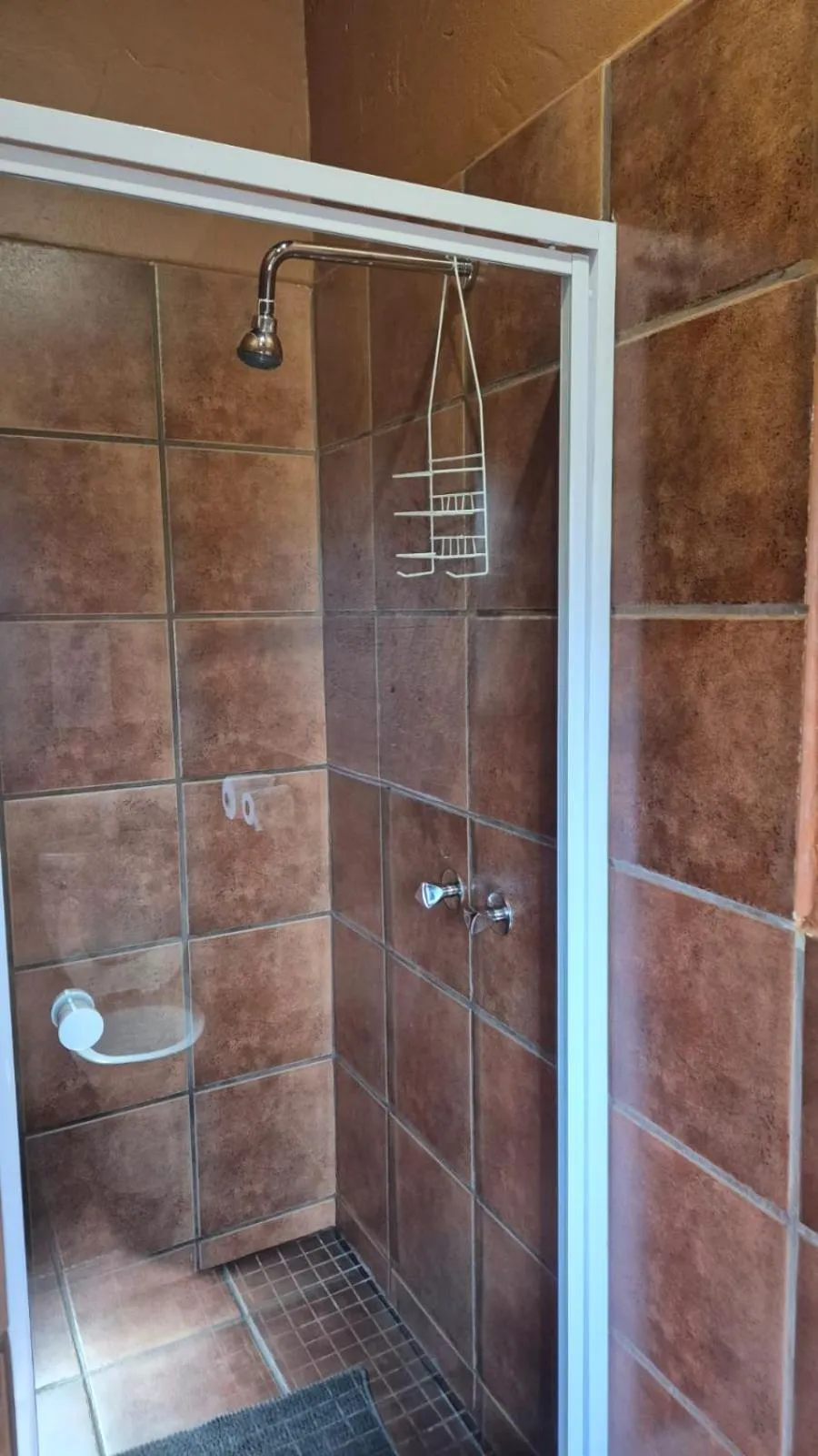 44 on Ennis Guest Lodge and Restaurant -