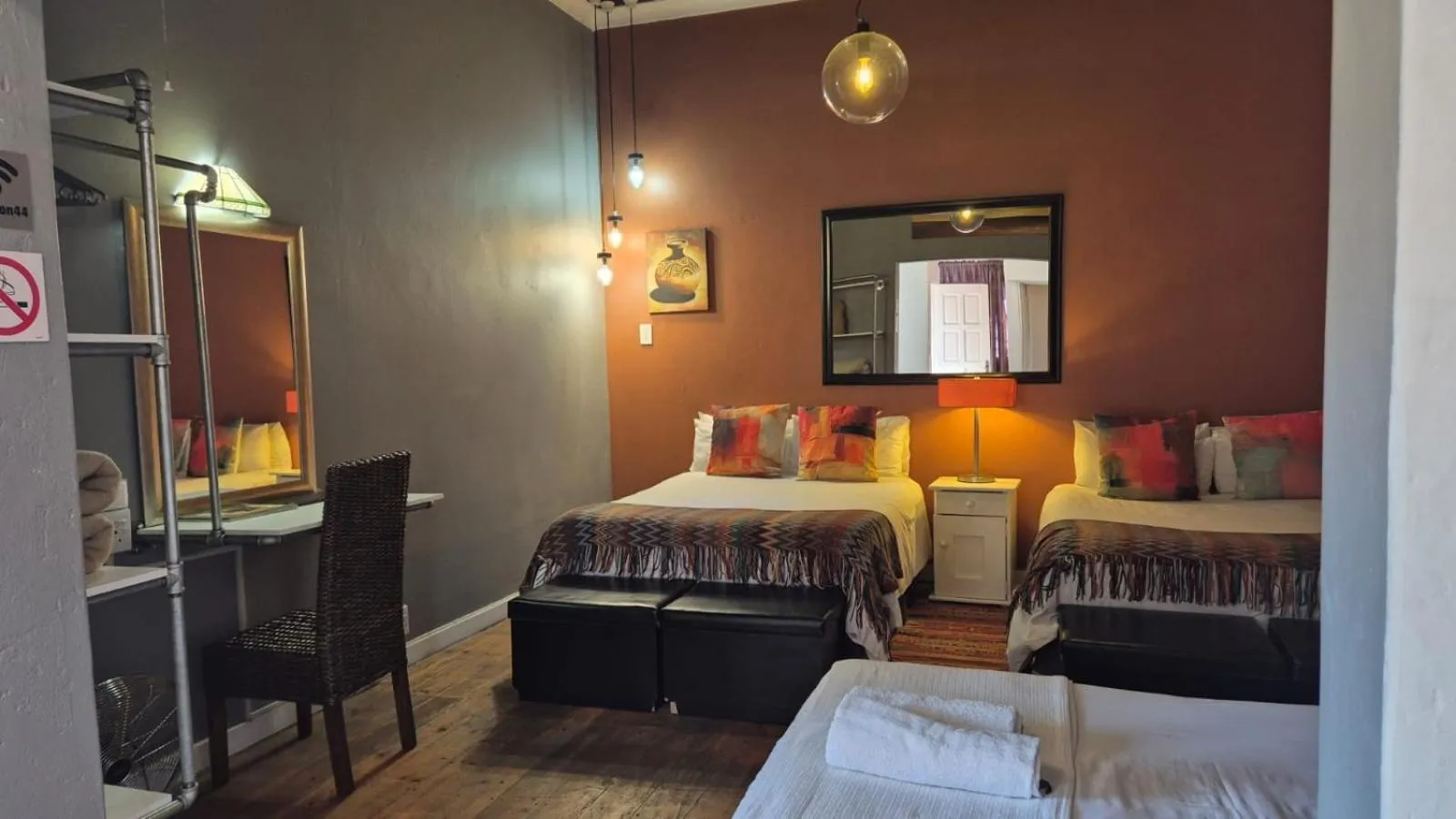 Bed in 44 on Ennis Guest Lodge and Restaurant -