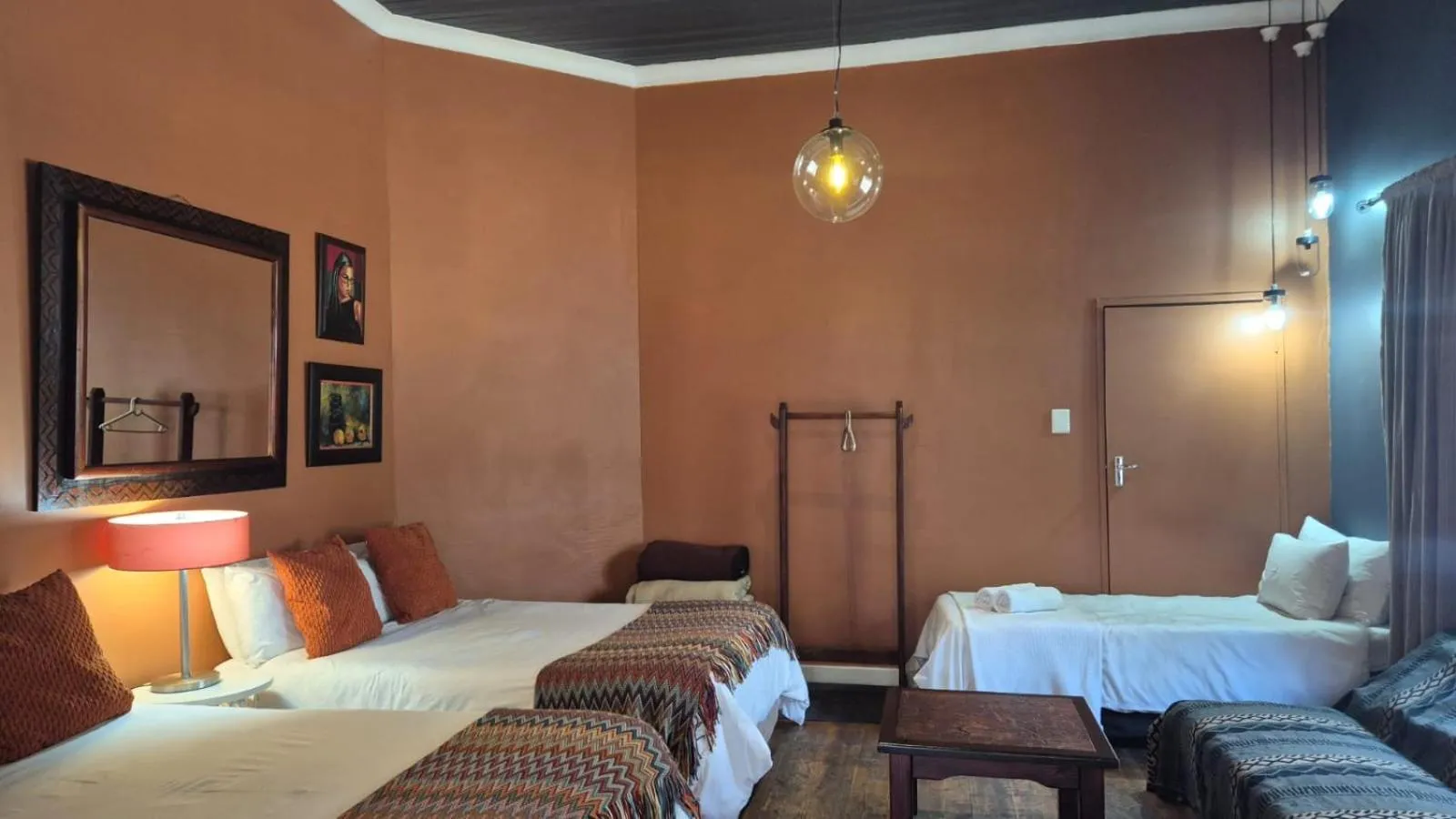 Bed in 44 on Ennis Guest Lodge and Restaurant -