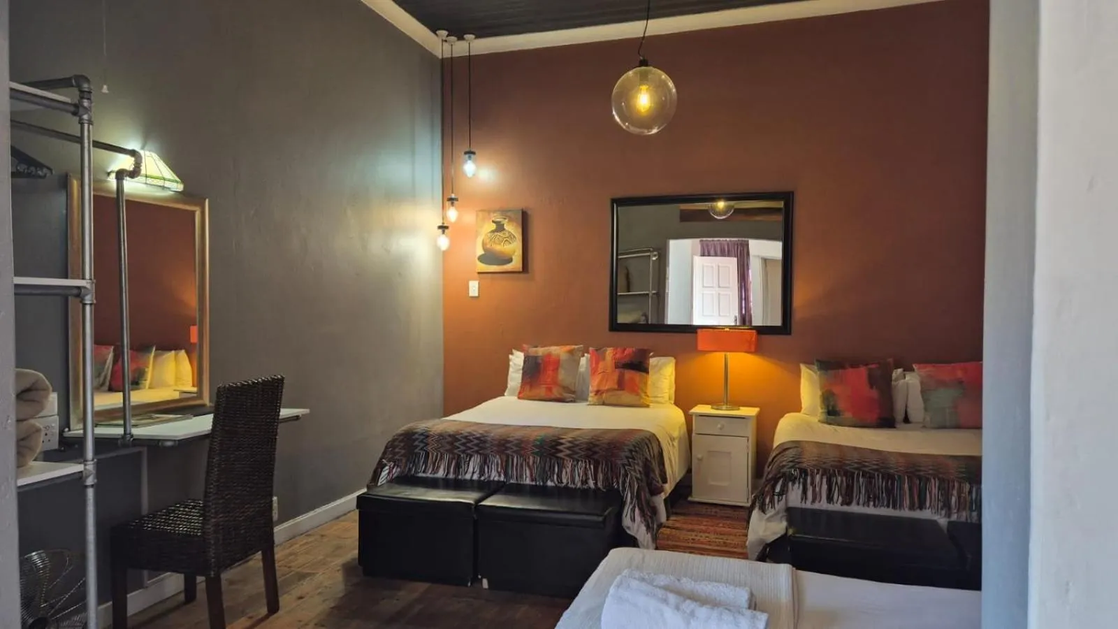 Bed in 44 on Ennis Guest Lodge and Restaurant -