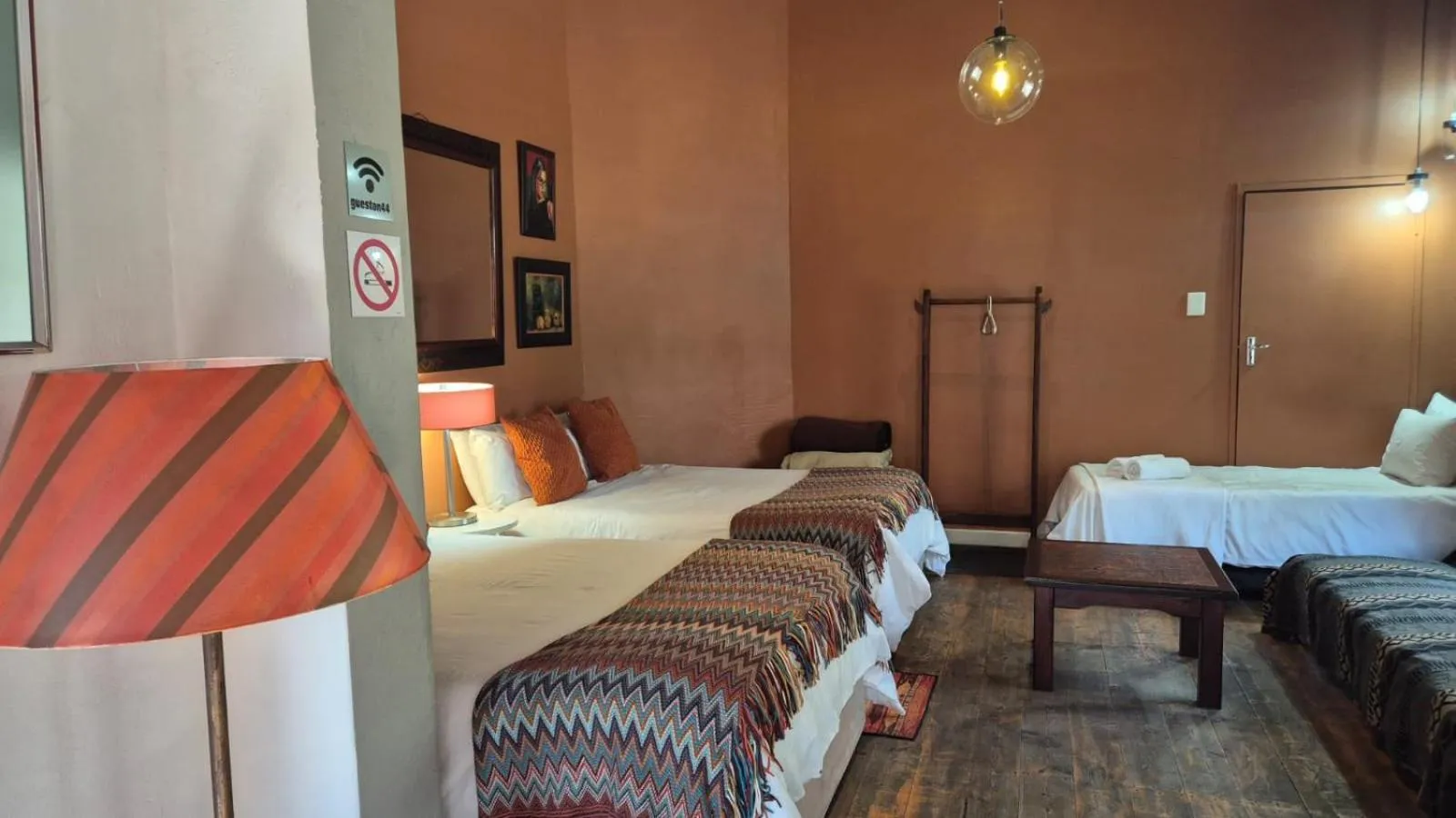 Bed in 44 on Ennis Guest Lodge and Restaurant -