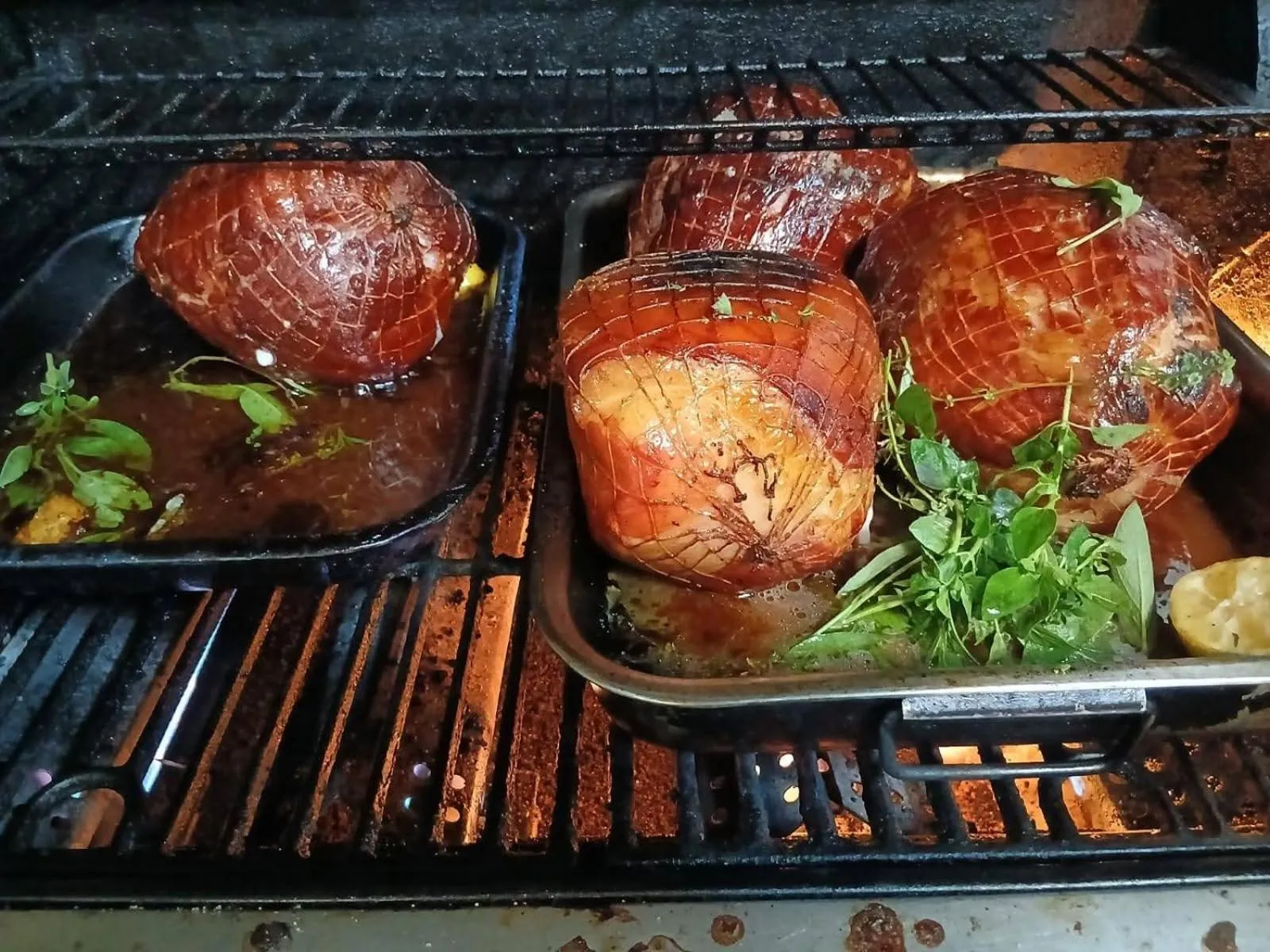 44 on Ennis Guest Lodge and Restaurant -