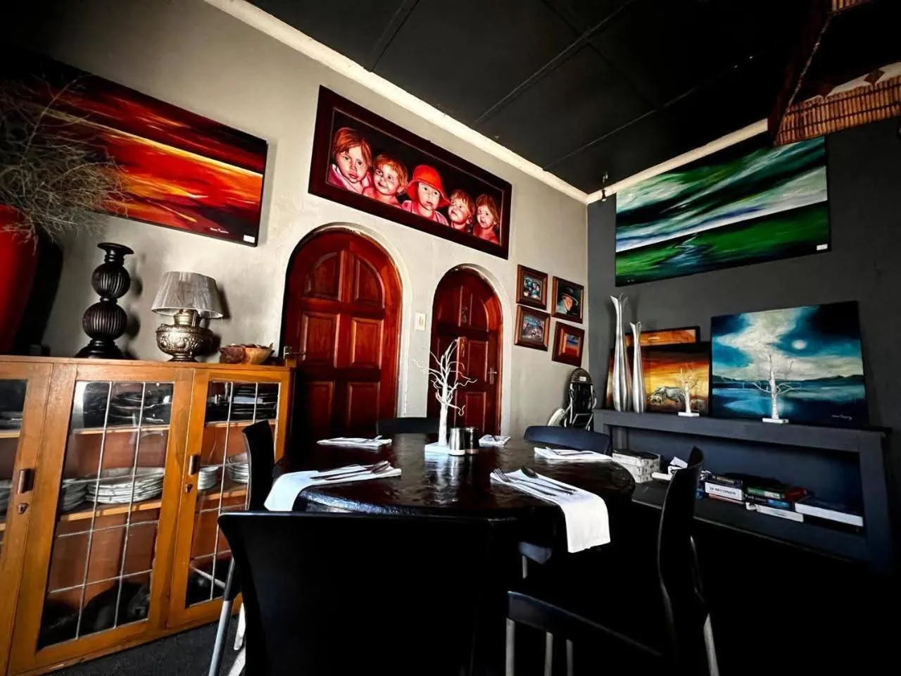 Restaurant/places to eat in 44 on Ennis Guest Lodge and Restaurant -