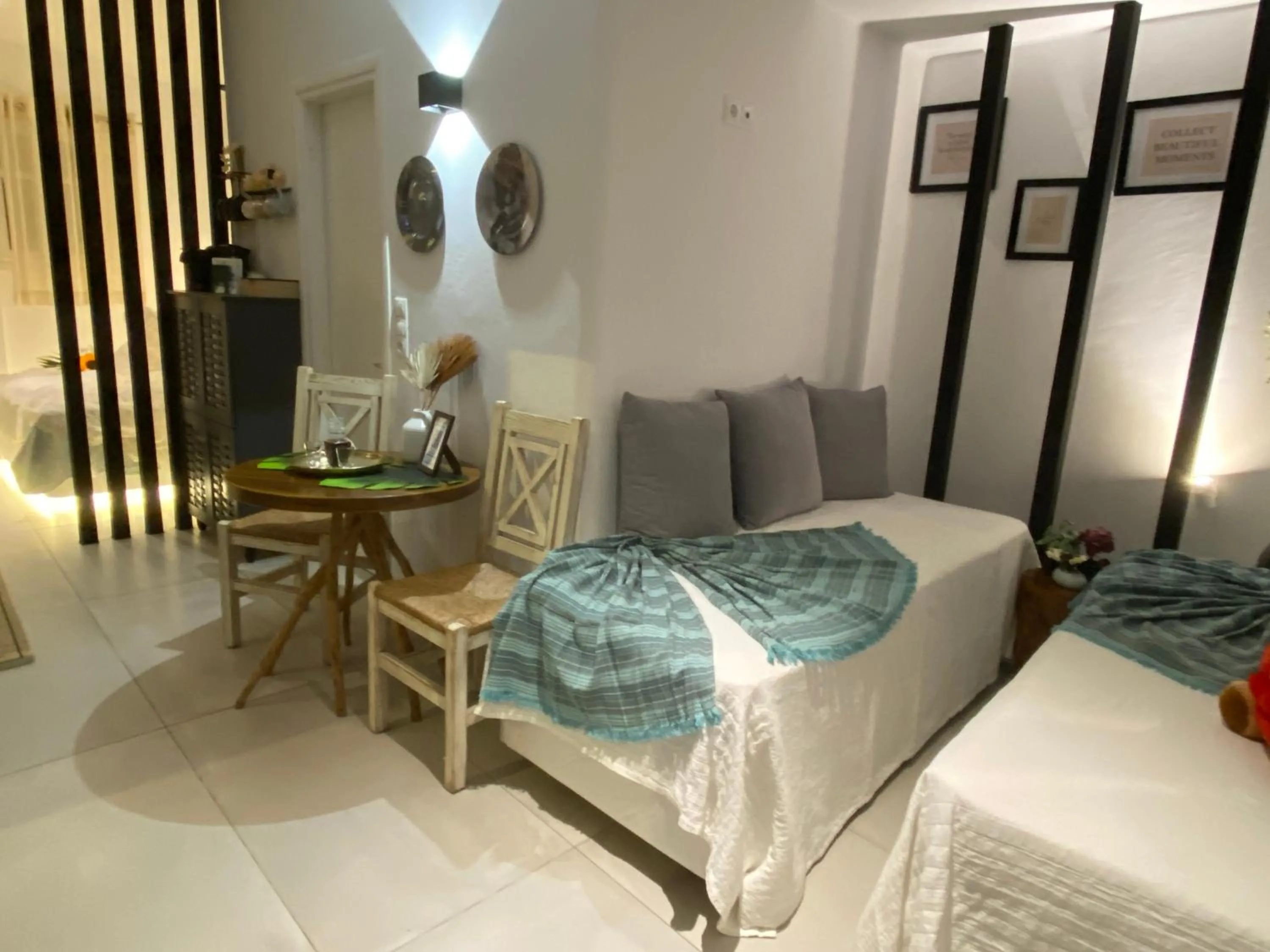 Living room, Bed in Casa Centro Suites Mykonos