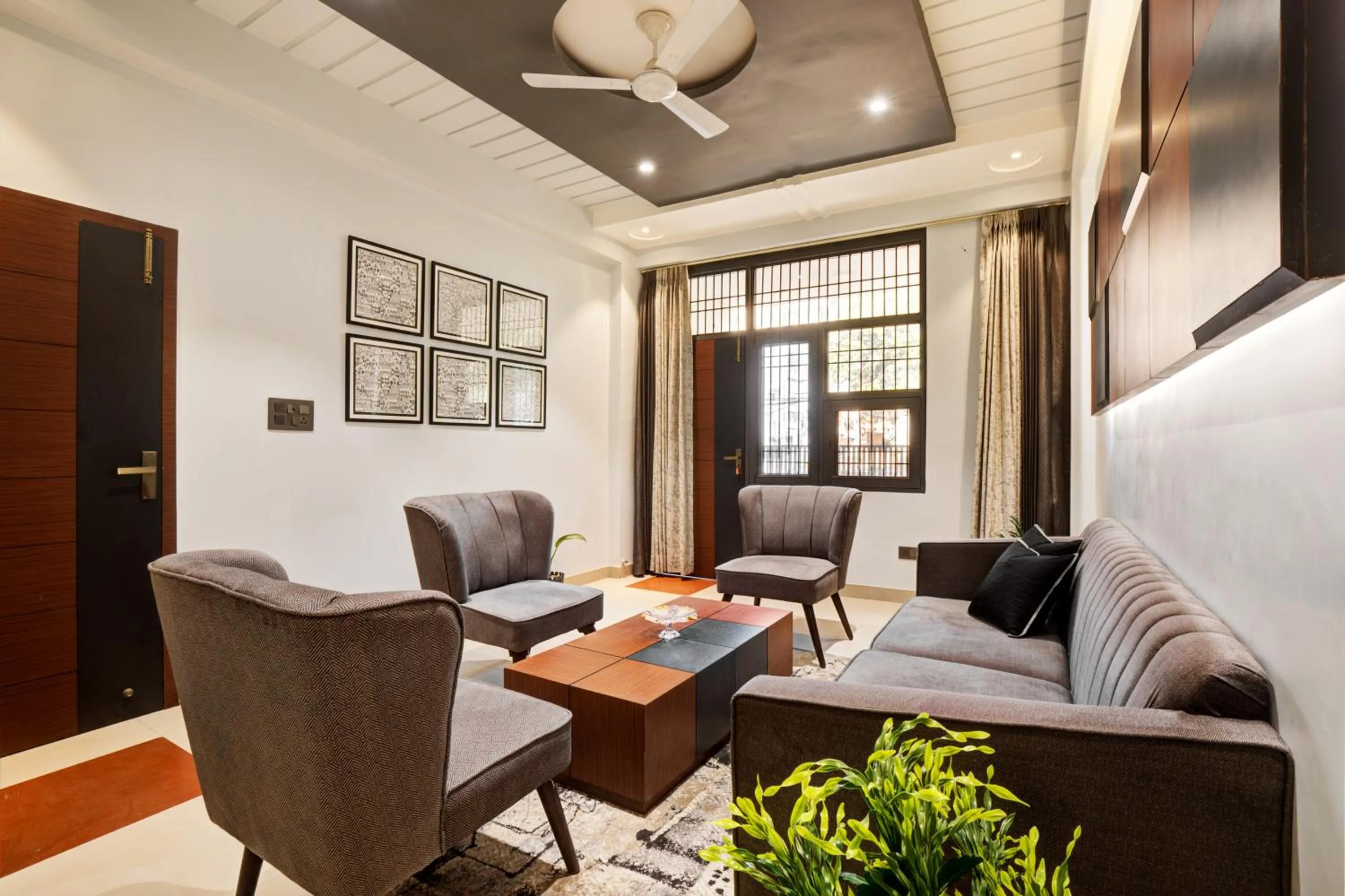 Living room in Royal Rawal - Luxury Boutique Hotel