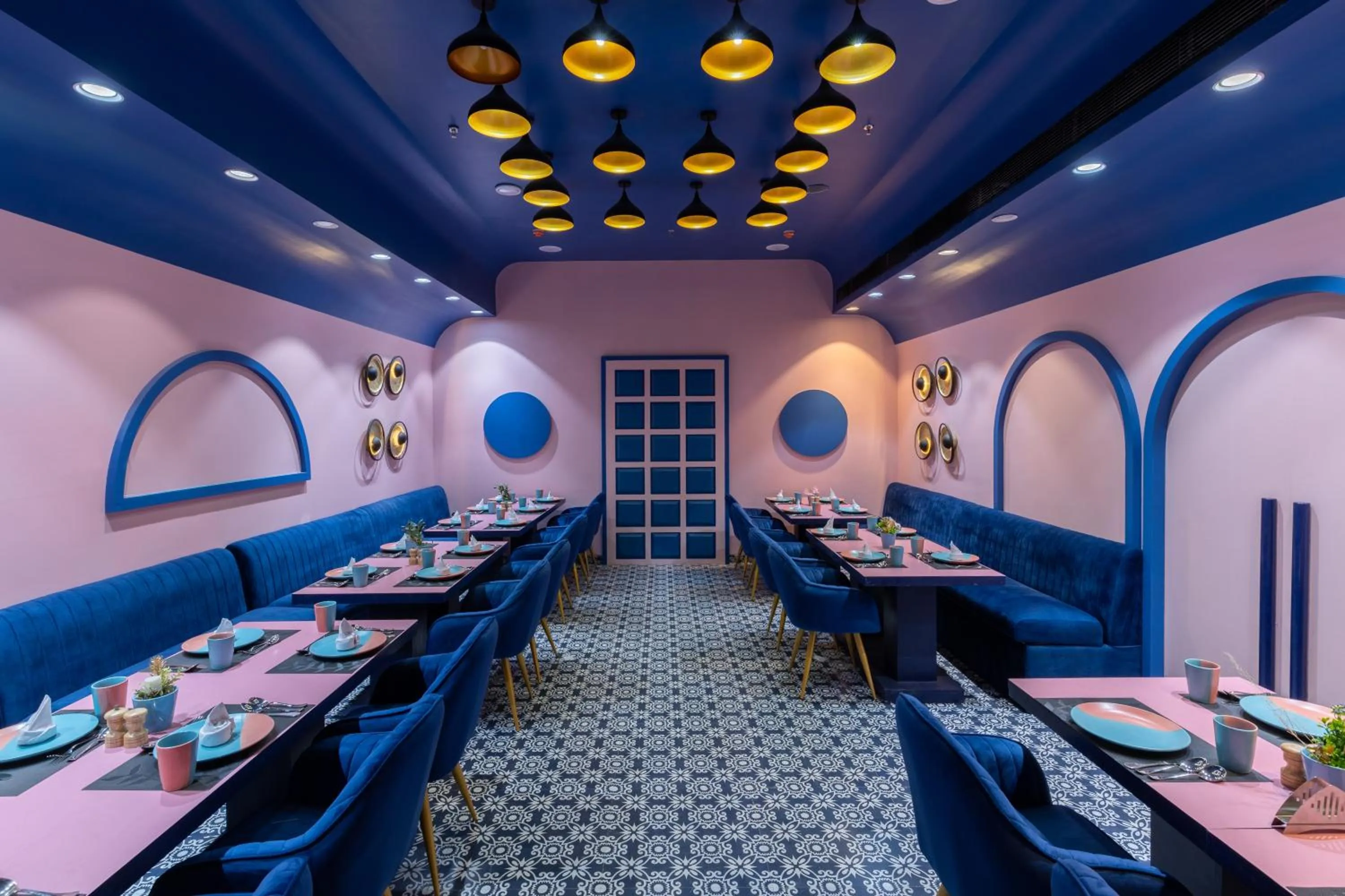 Restaurant/places to eat in Royal Rawal - Luxury Boutique Hotel