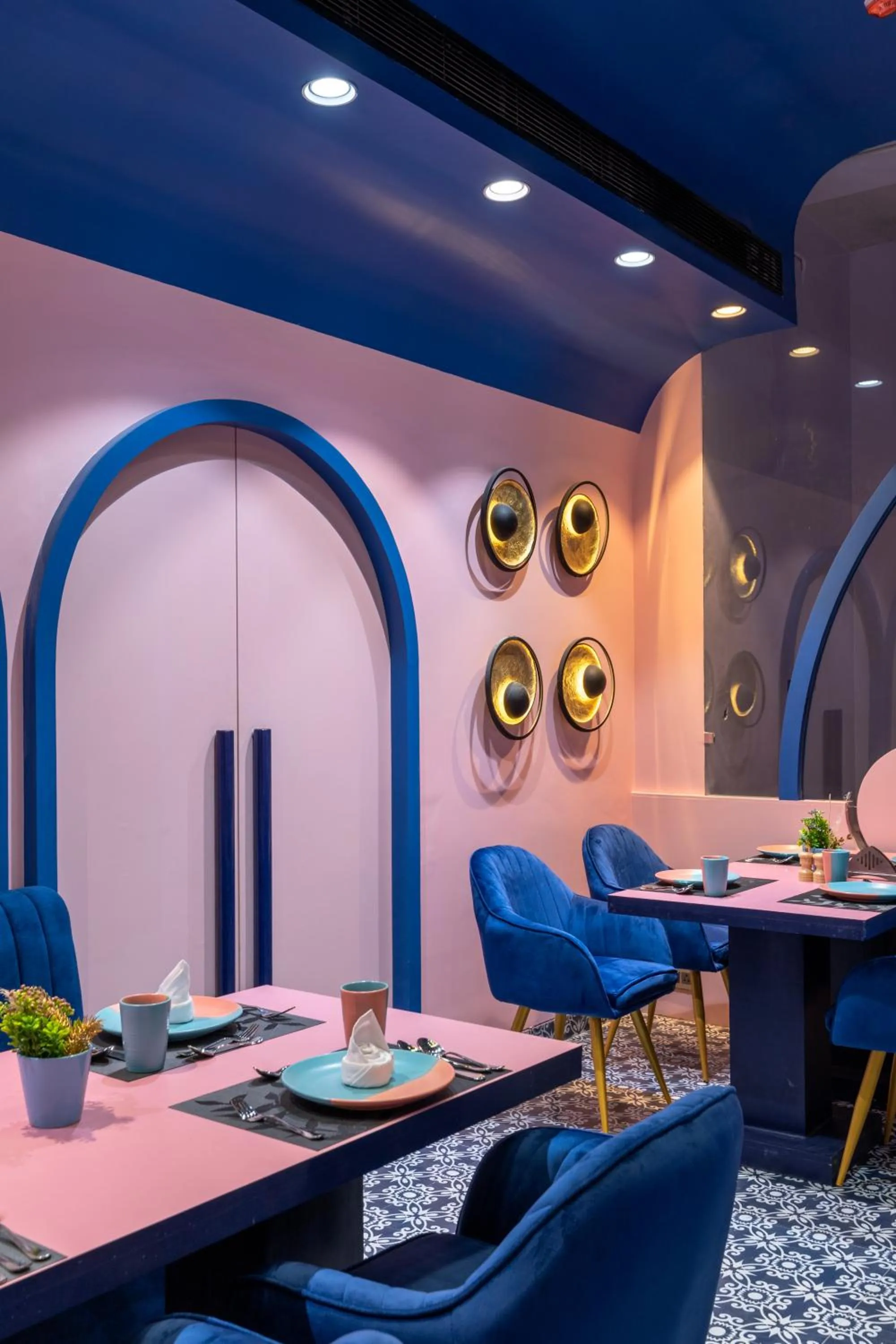 Restaurant/places to eat in Royal Rawal - Luxury Boutique Hotel