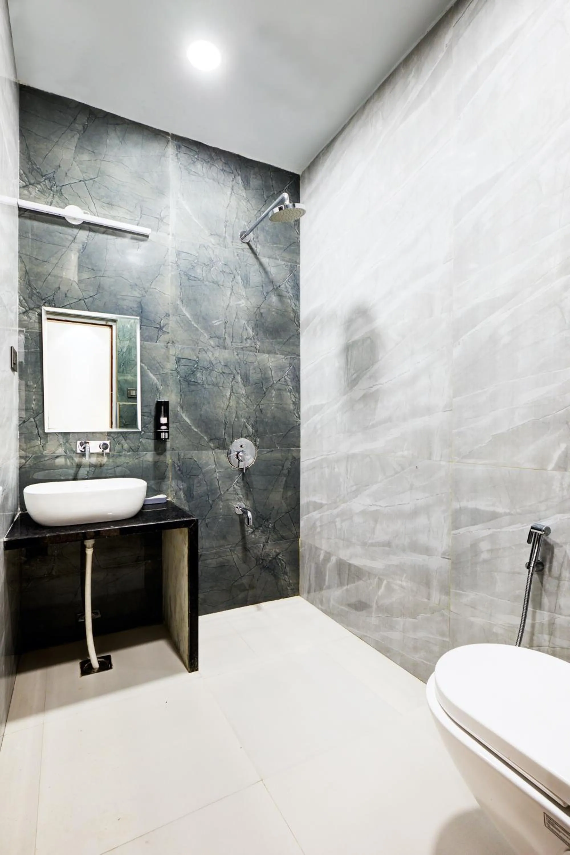 Bathroom in Royal Rawal - Luxury Boutique Hotel