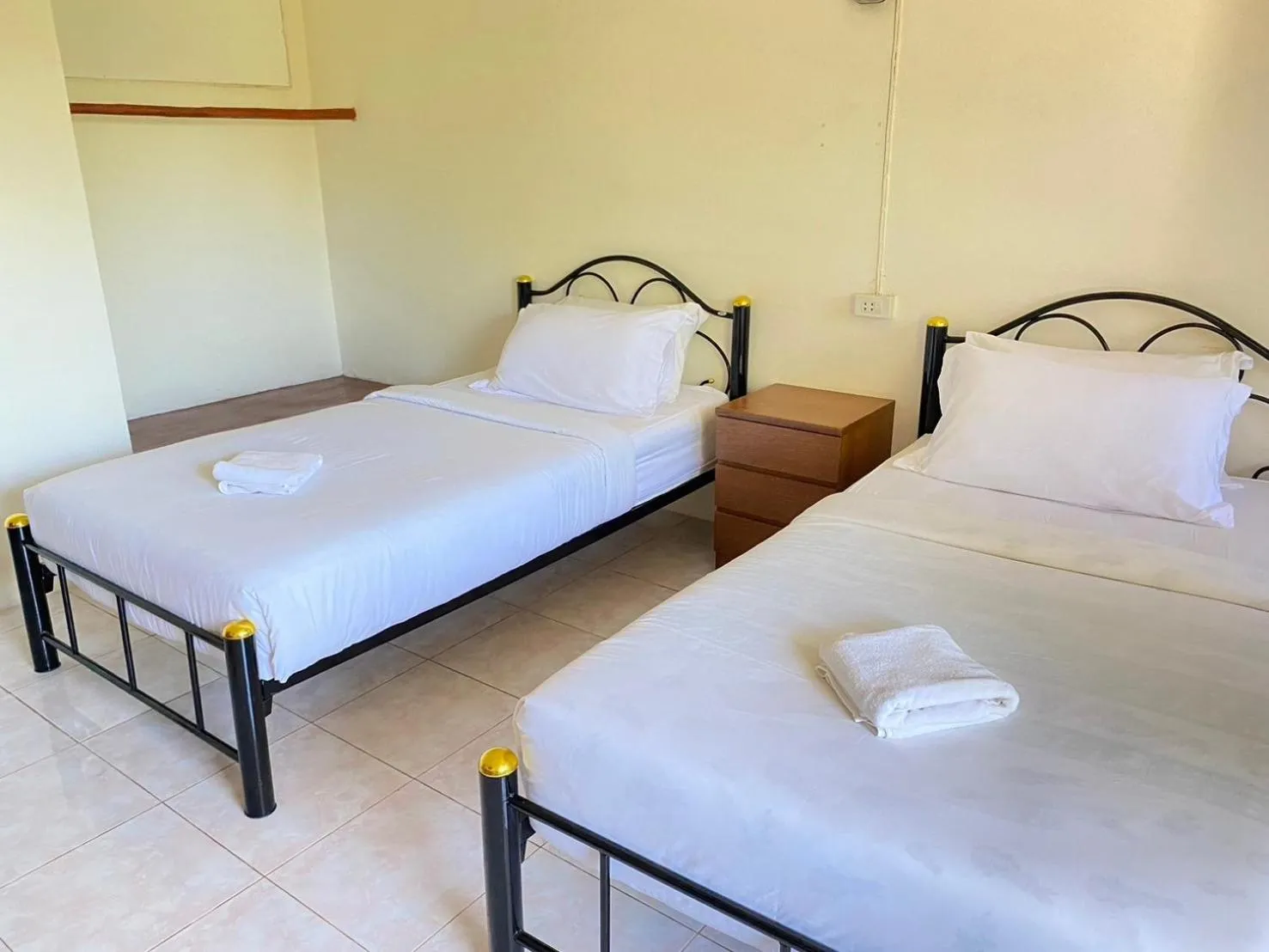 Bed in Phuphamok Valley Resort