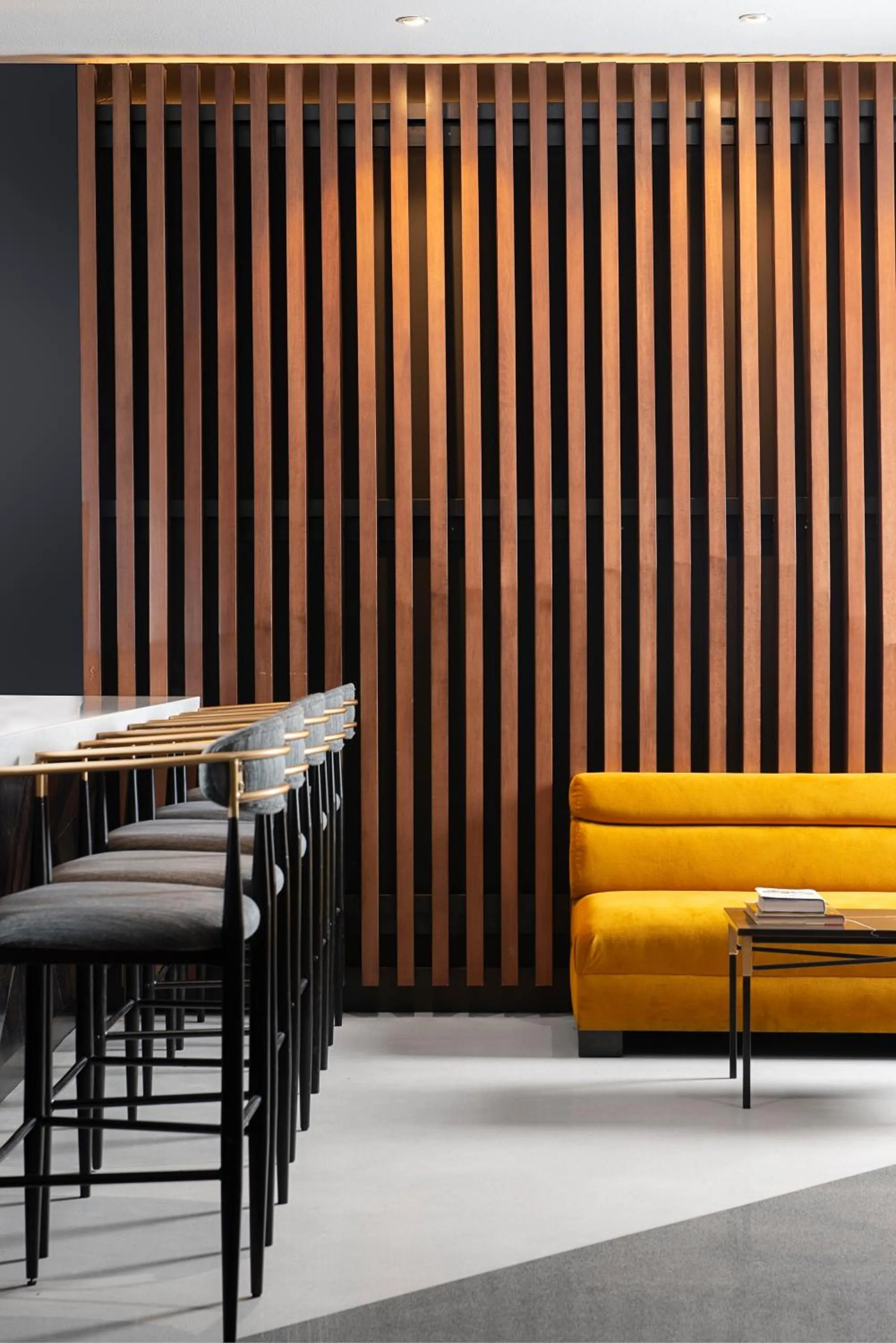 Lounge or bar in Champions Club and Hotel, Houston Westchase