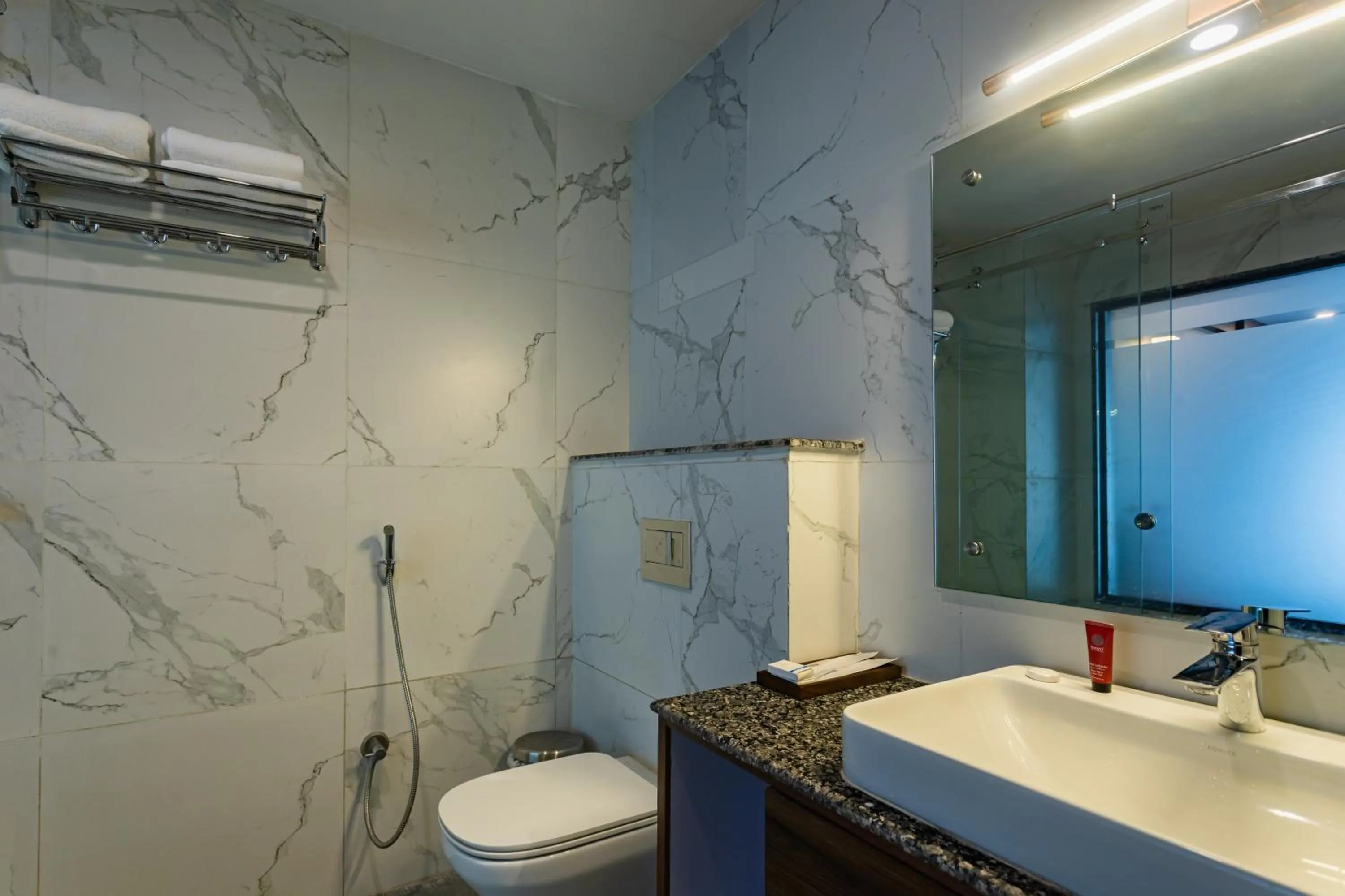 Toilet in River Bank Jungle Resort, Chitwan