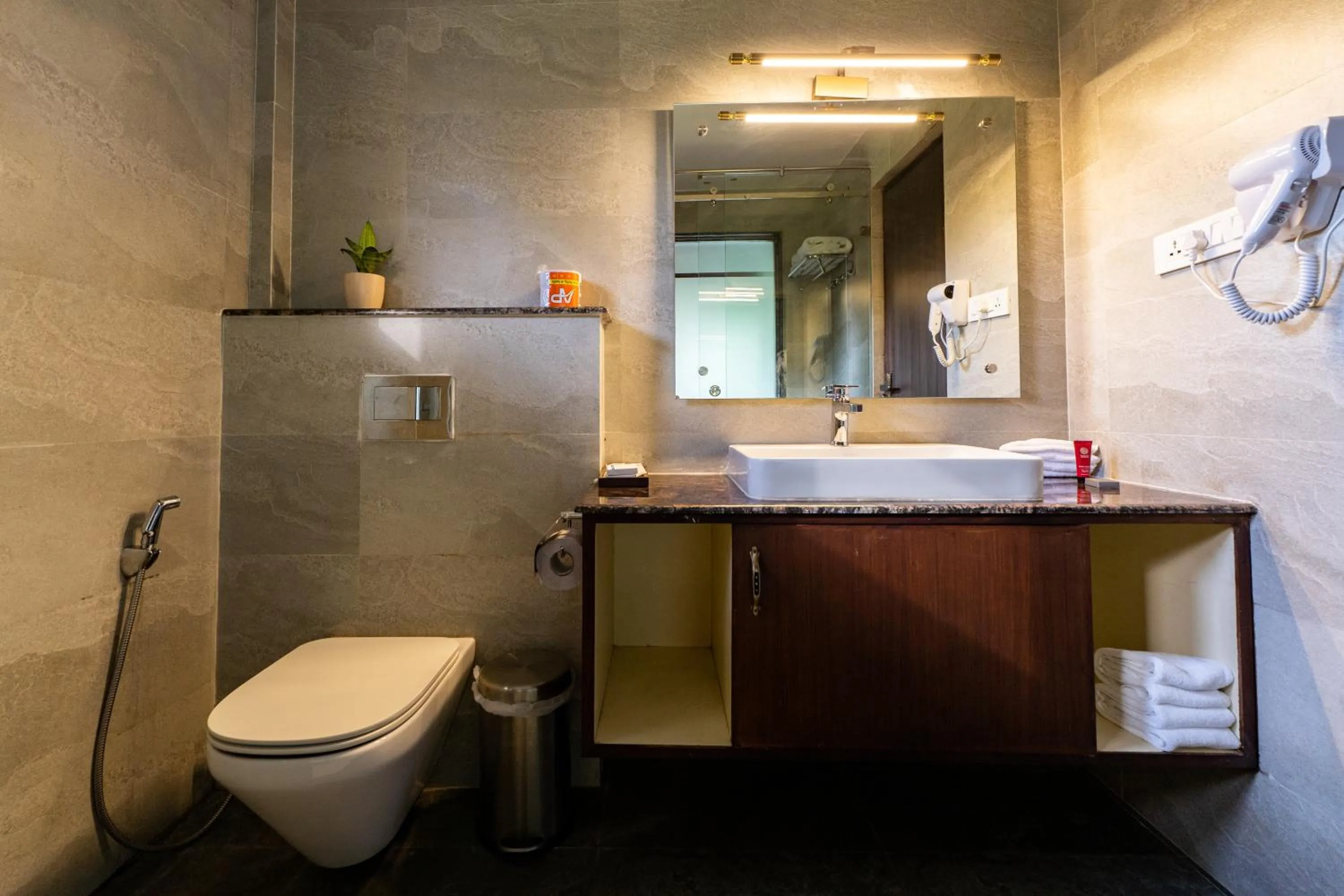 Toilet in River Bank Jungle Resort, Chitwan