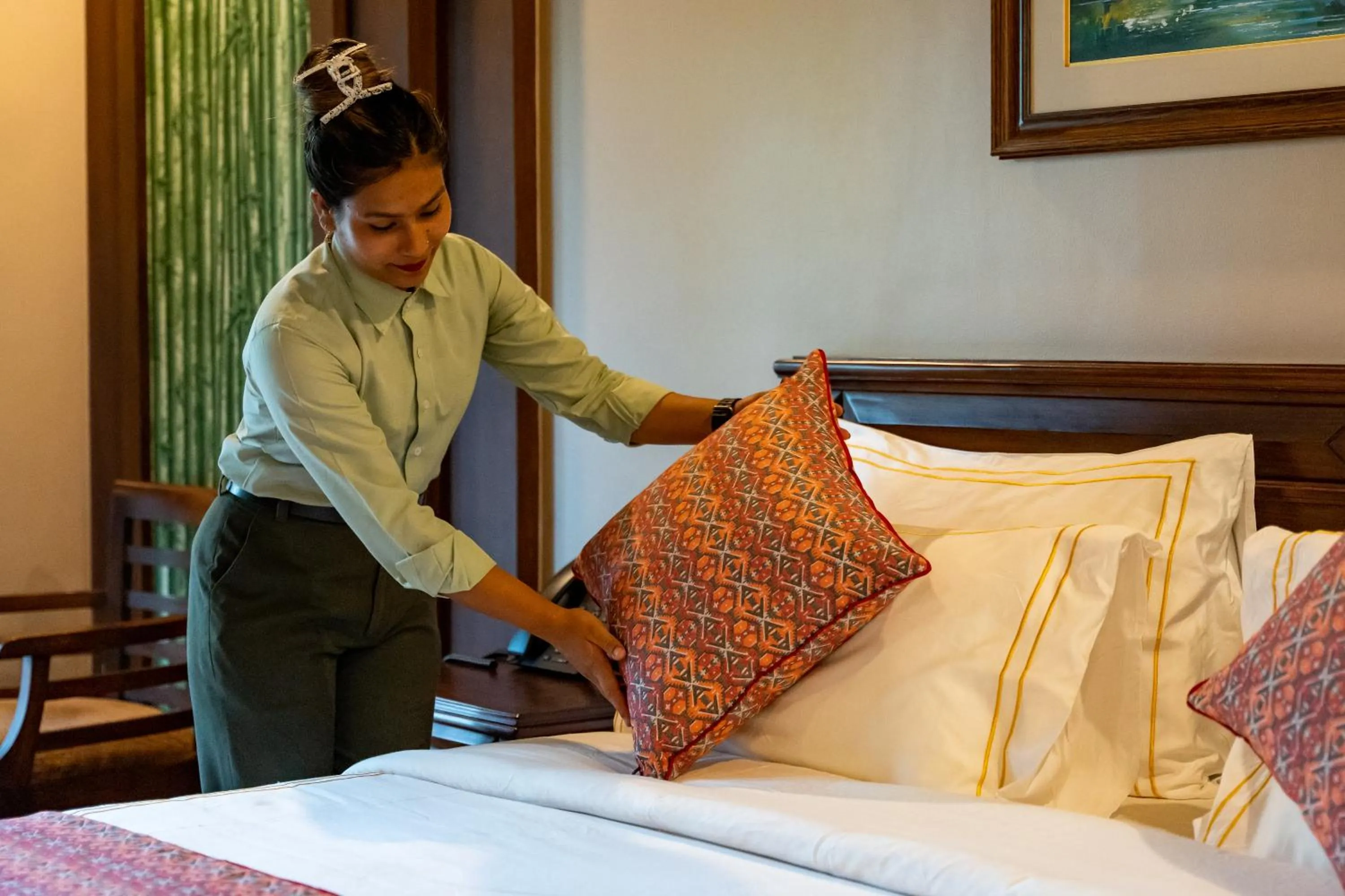 Staff, Bed in River Bank Jungle Resort, Chitwan