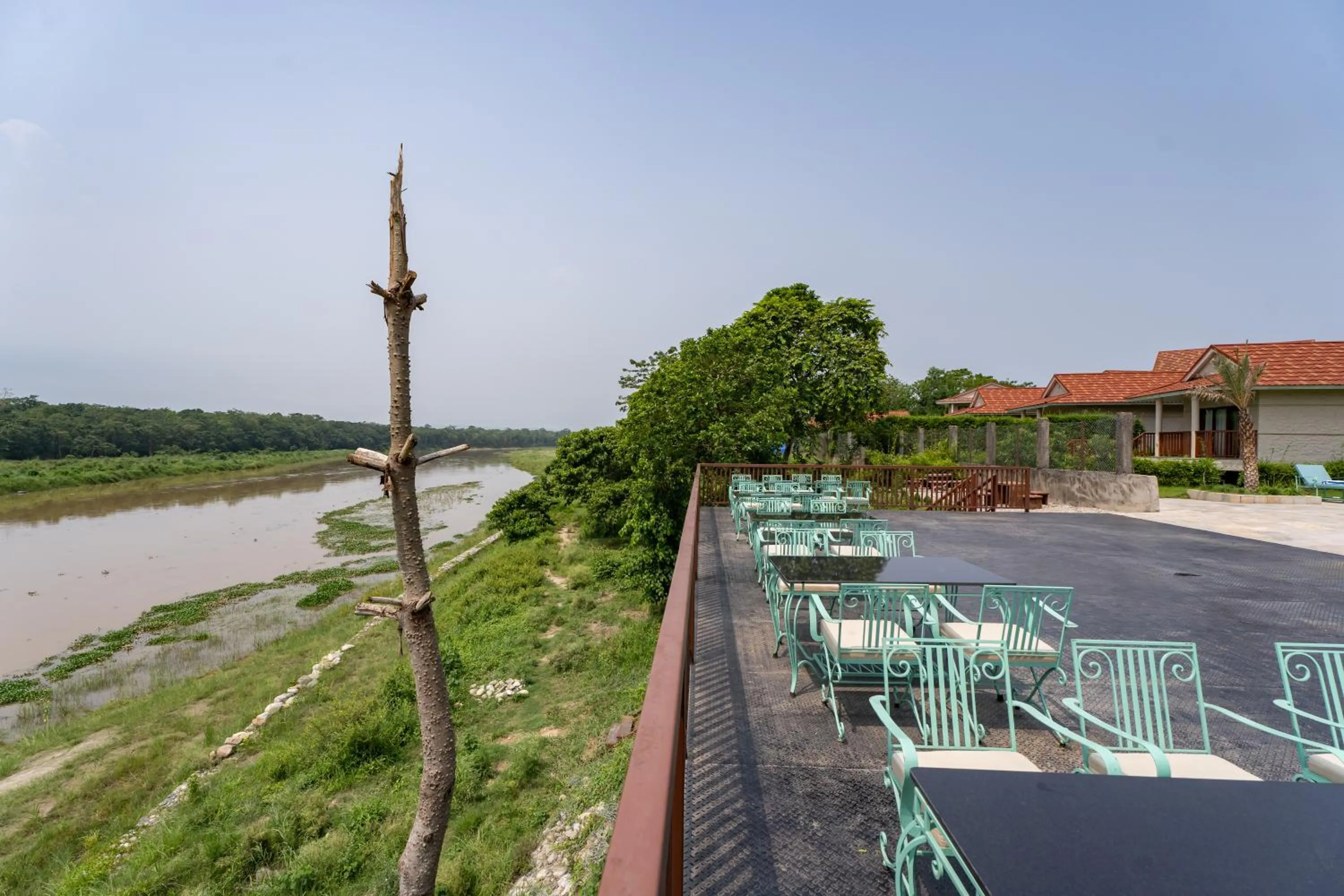 Day in River Bank Jungle Resort, Chitwan